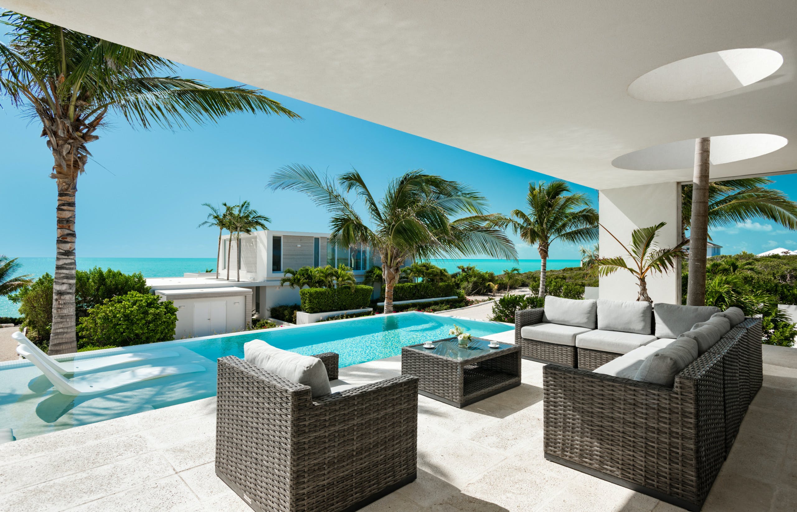Manor Casuarina Providenciales: Luxury 3-Bedroom Apartment with Seaview and Pool, Turks and Caicos