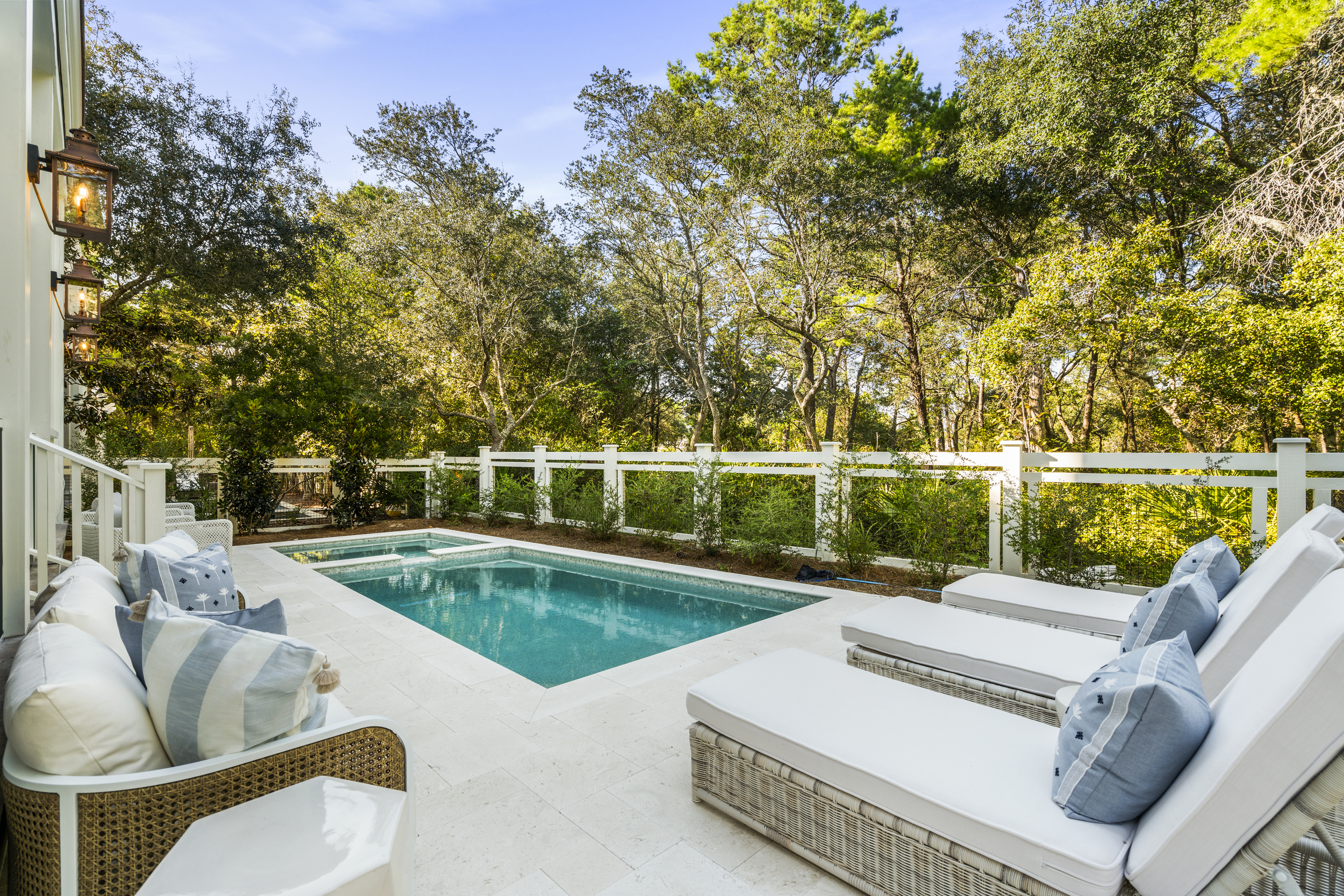 Manor Choctaw Watercolor: Spacious 6-Bedroom Luxury Villa with Private Pool, Walton County