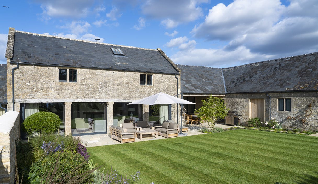Manor Corinium Cirencester: Charming 3-Bedroom Cottage with Countryside Views, Cirencester