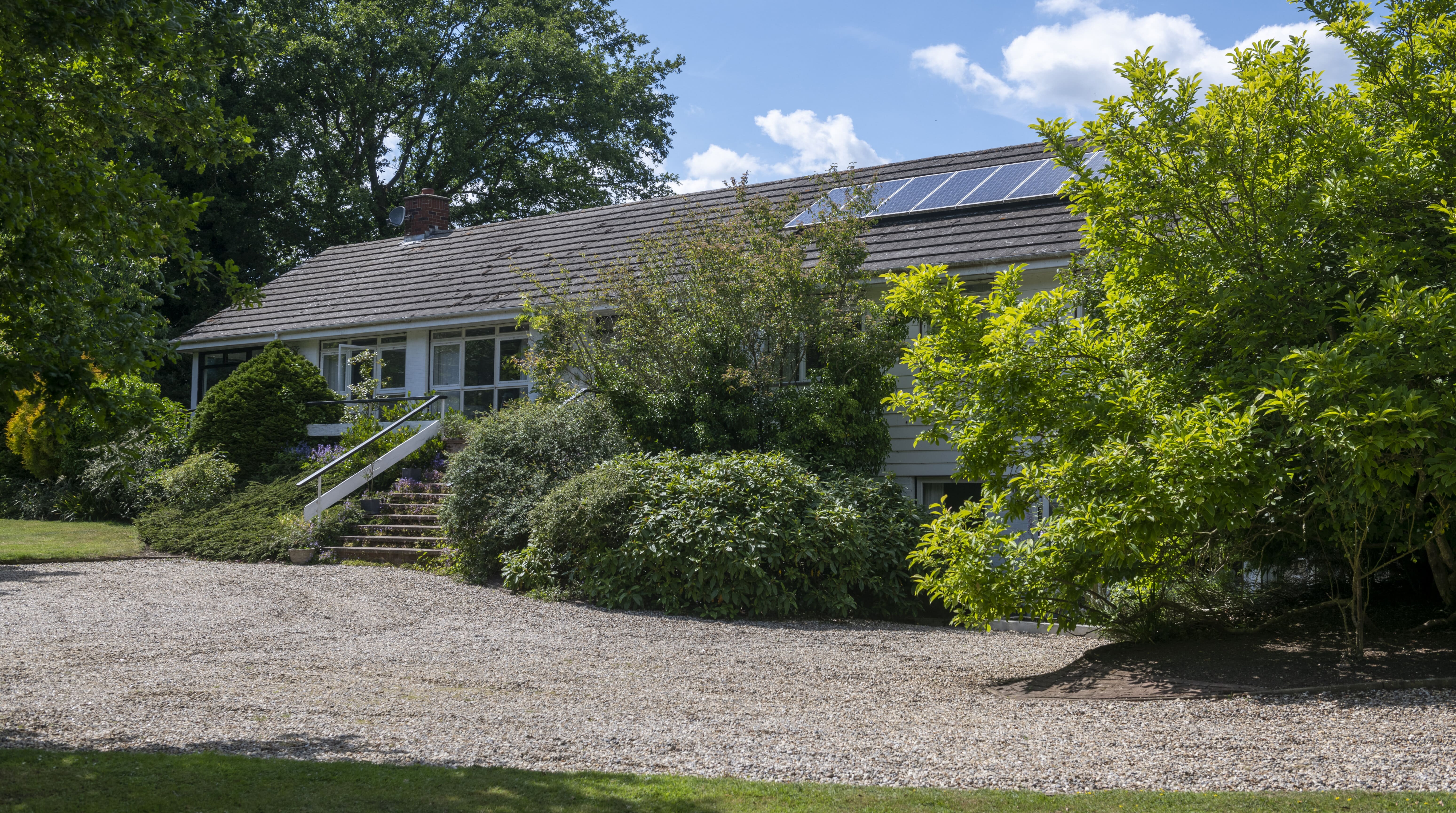 Manor Hedingham Essex: Charming 5-Bedroom Luxury Apartment for Family Retreats, Essex