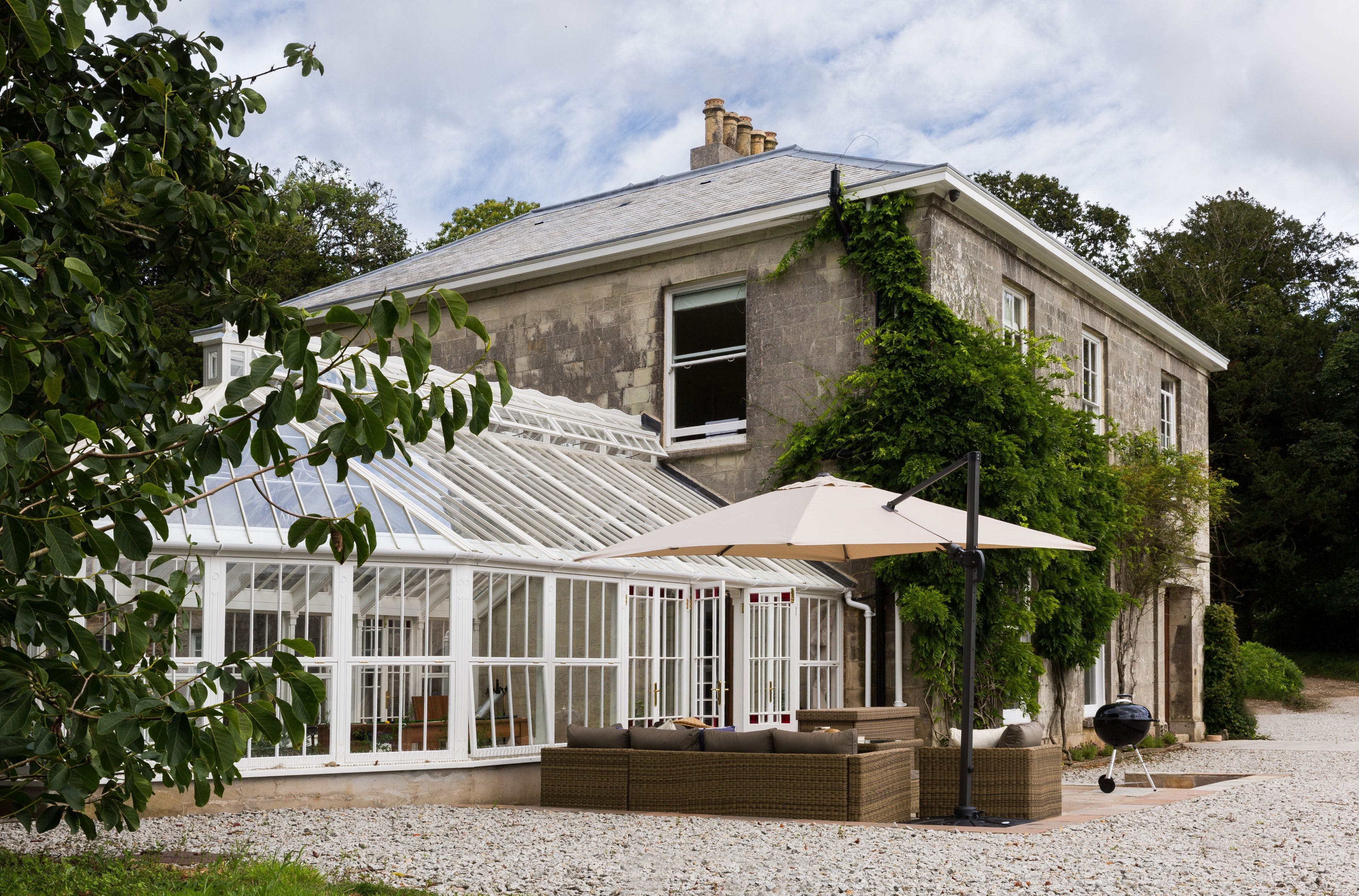 Manor Helford Falmouth: 7-Bedroom Manor House with Seaview and Tennis Court, Falmouth