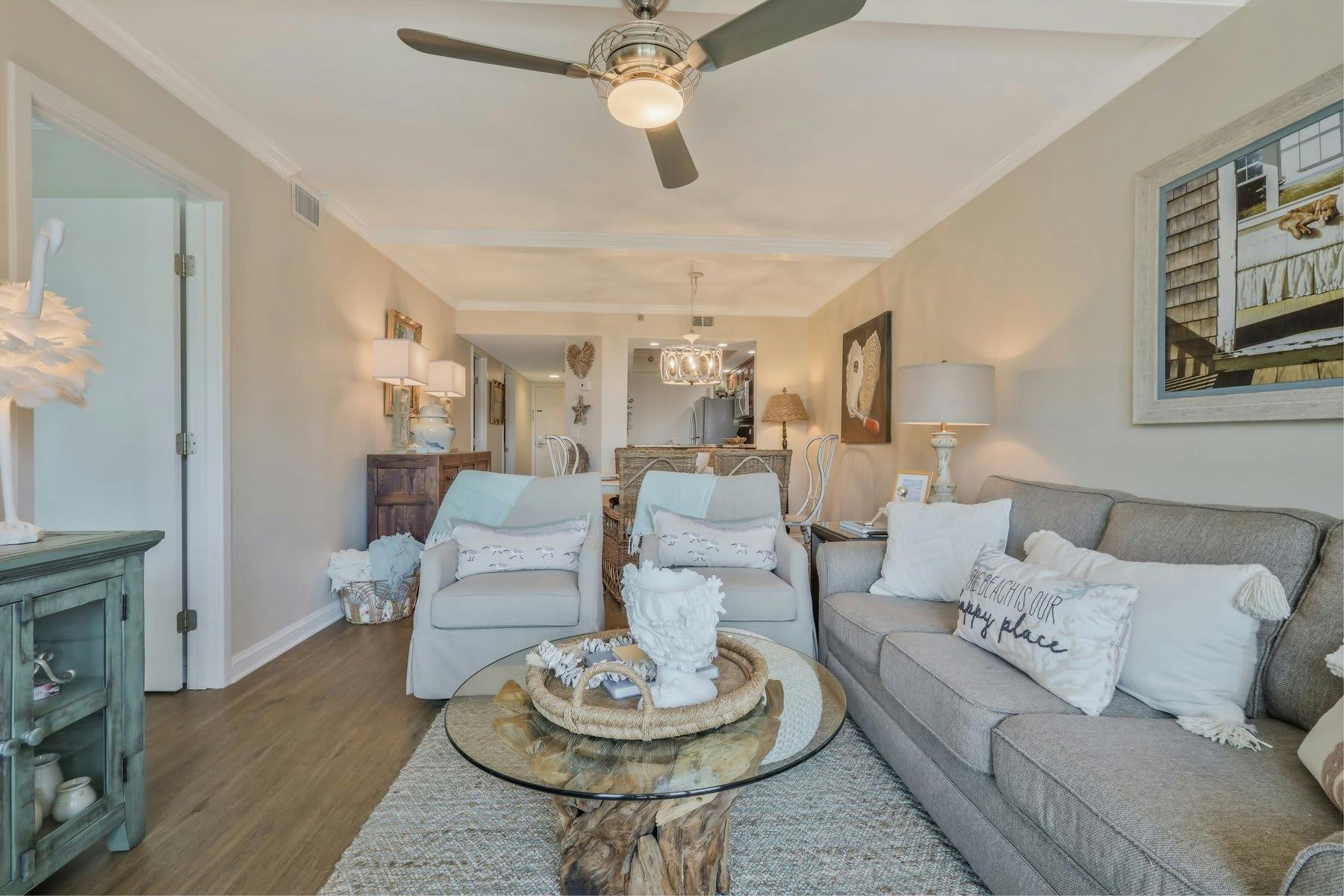 Manor Jekyll Glynn: Stylish 2-Bedroom Apartment with Beachfront and Pool, Glynn County