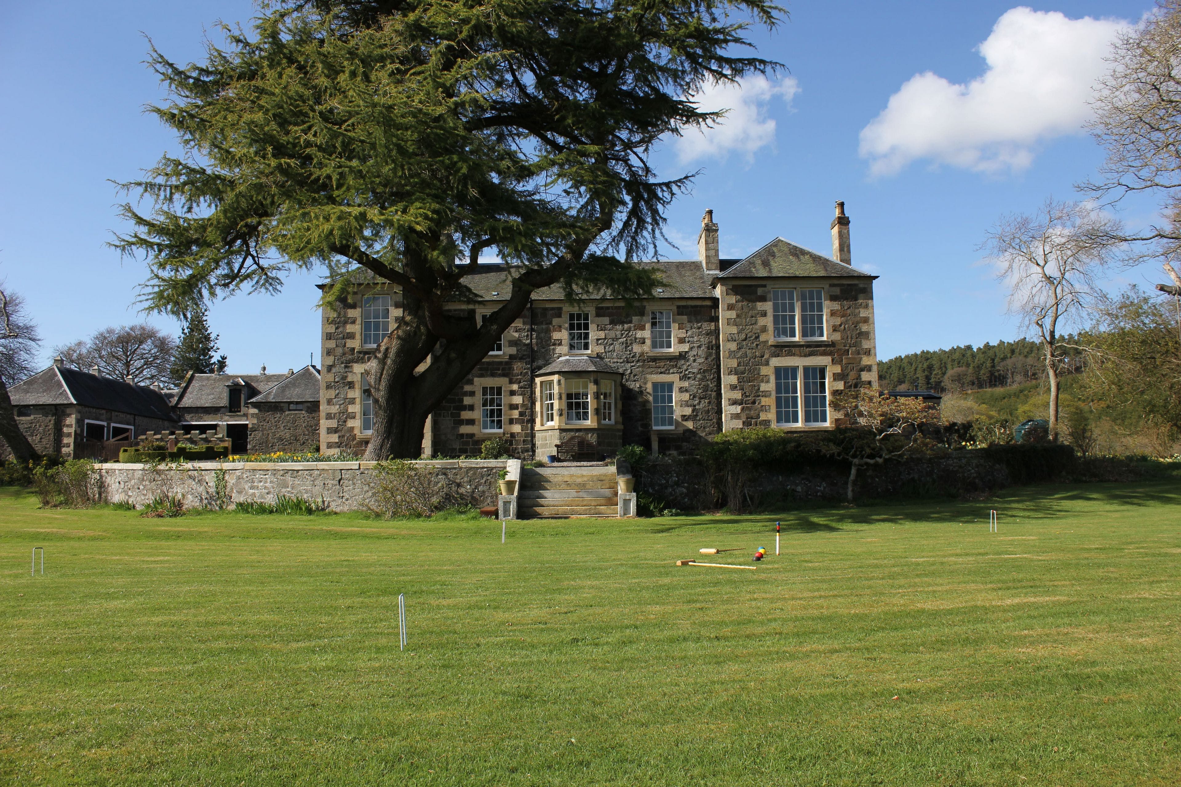 Manor Lomond Fife: Luxury 6-Bedroom House with Stunning Views, Fife