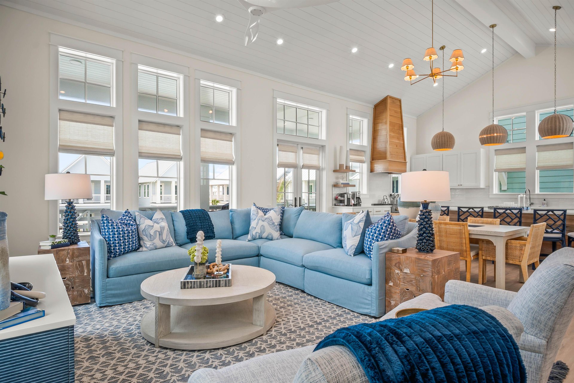 Manor Mustang Island: Spacious 5-Bedroom Villa with Seaview and Pool, Nueces County