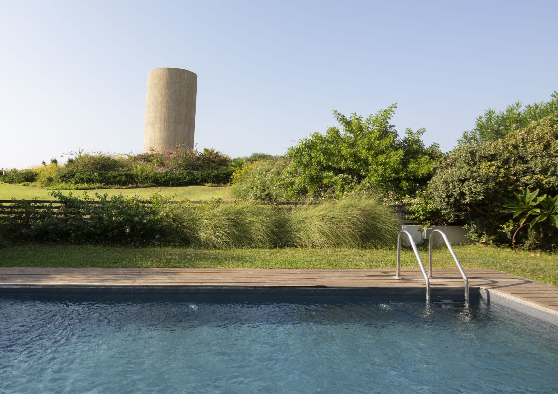 Manor Sharsheret Tel Aviv: Luxury 4-Bedroom Apartment with Pool and Tennis Court, Tel Aviv