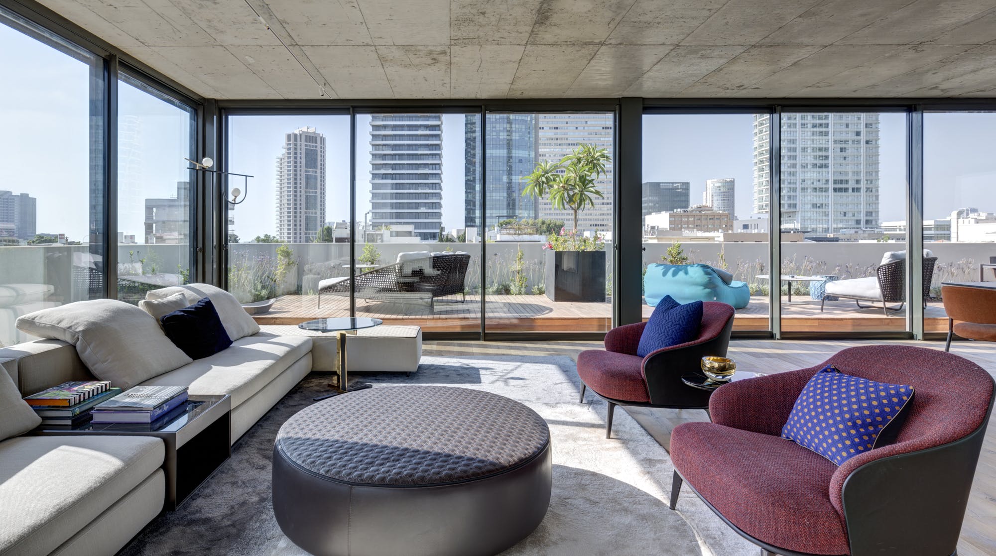 Manor Shuk Florentin: 4-Bedroom Luxury Apartment with Seaview and Pool, Tel Aviv