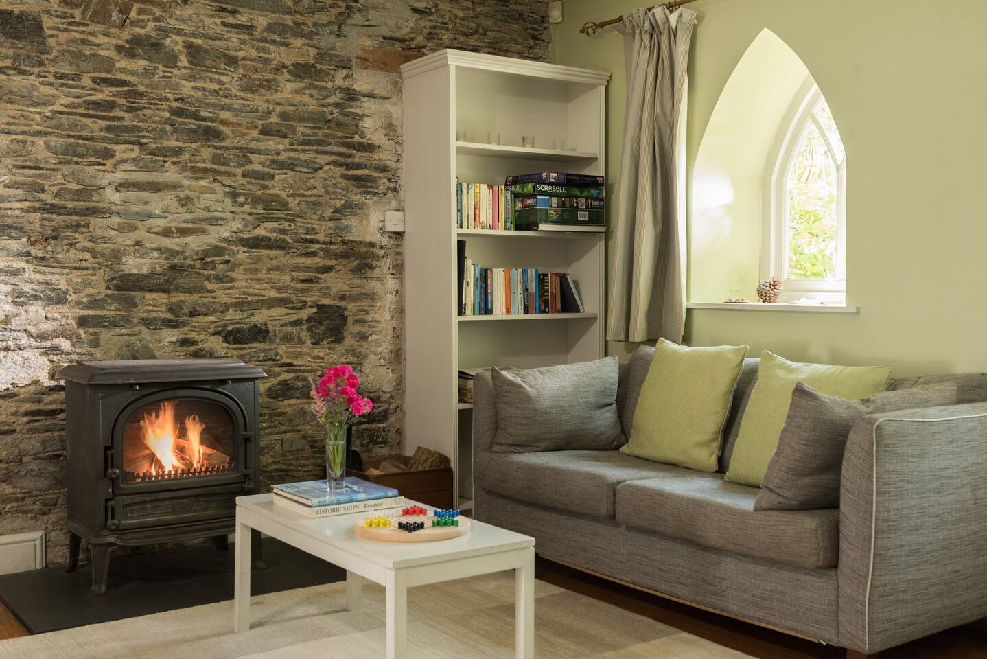 Manor Tamar Cornwall: Spacious 6-Bedroom Cottage with Hot Tub and Sea Views, Tamar Valley