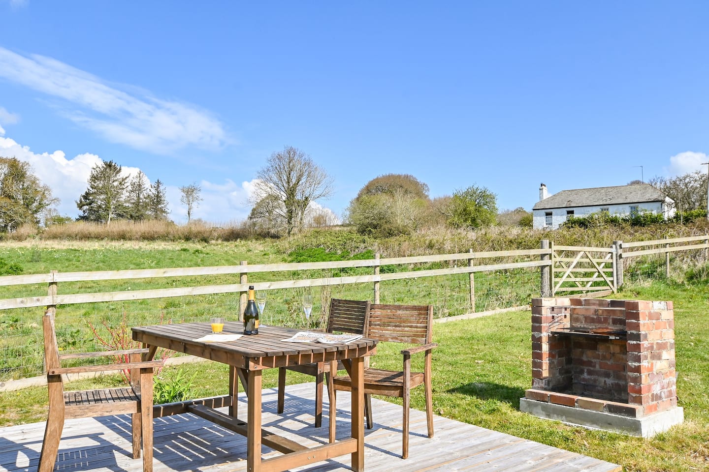 Manor Tamar Cornwall: Spacious 6-Bedroom Cottage with Hot Tub and Sea Views, Tamar Valley