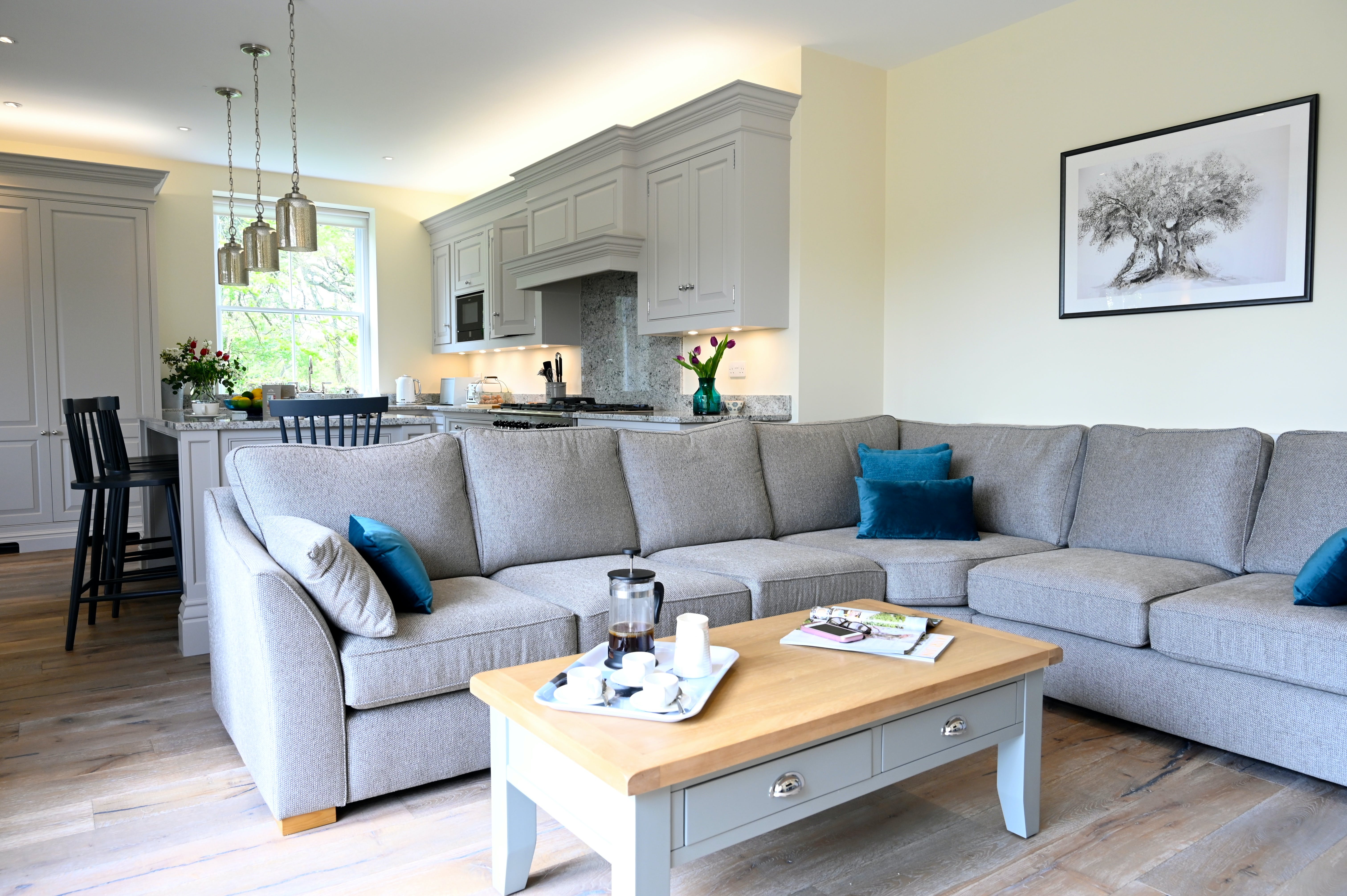 Manor Tennyson Wight: Spacious 5-Bedroom Apartment with Sea Views, Isle of Wight