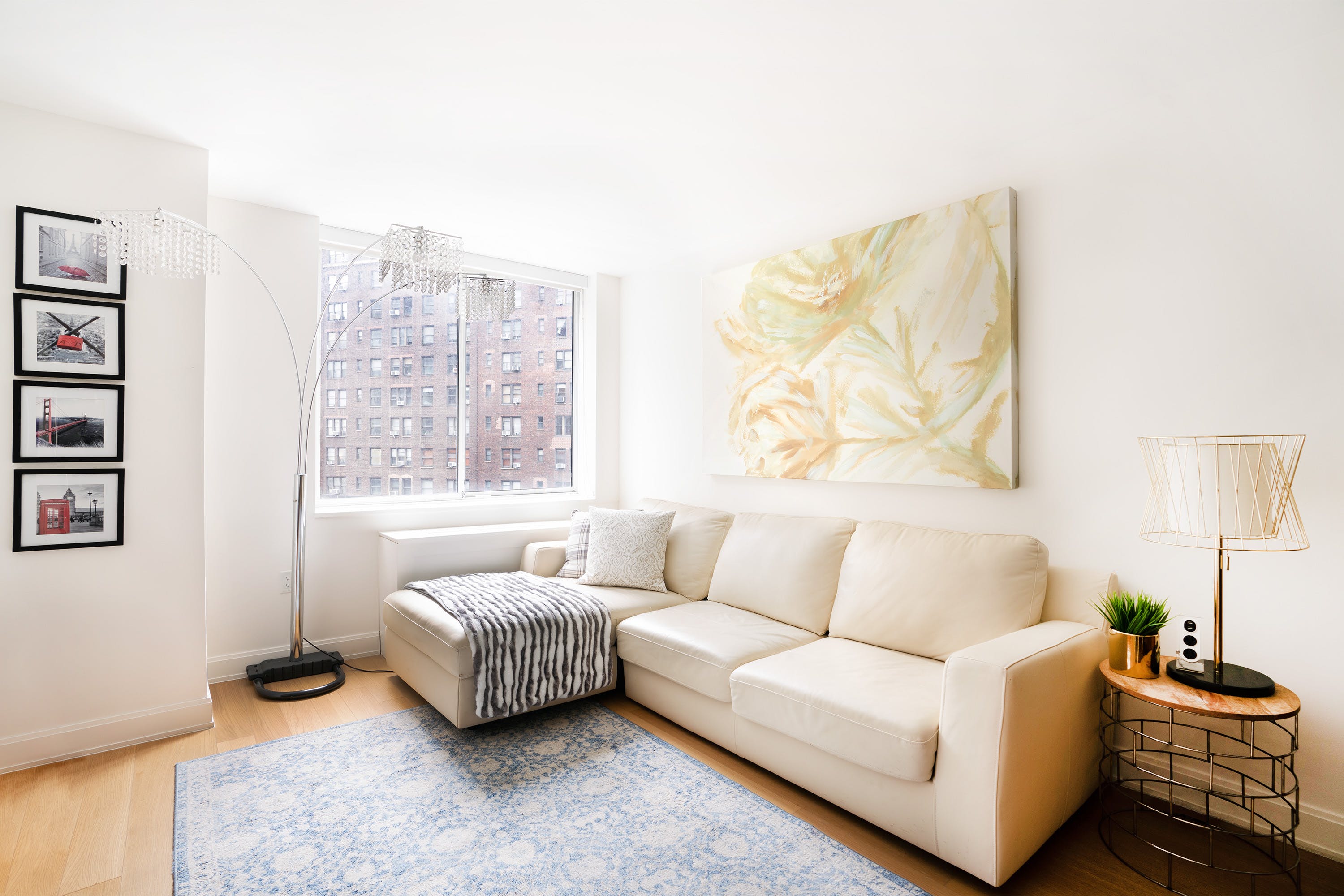 Manor Waryas Sutton Place: Stylish 2-Bedroom Penthouse Rental with Gym and Air-Con, Sutton Place