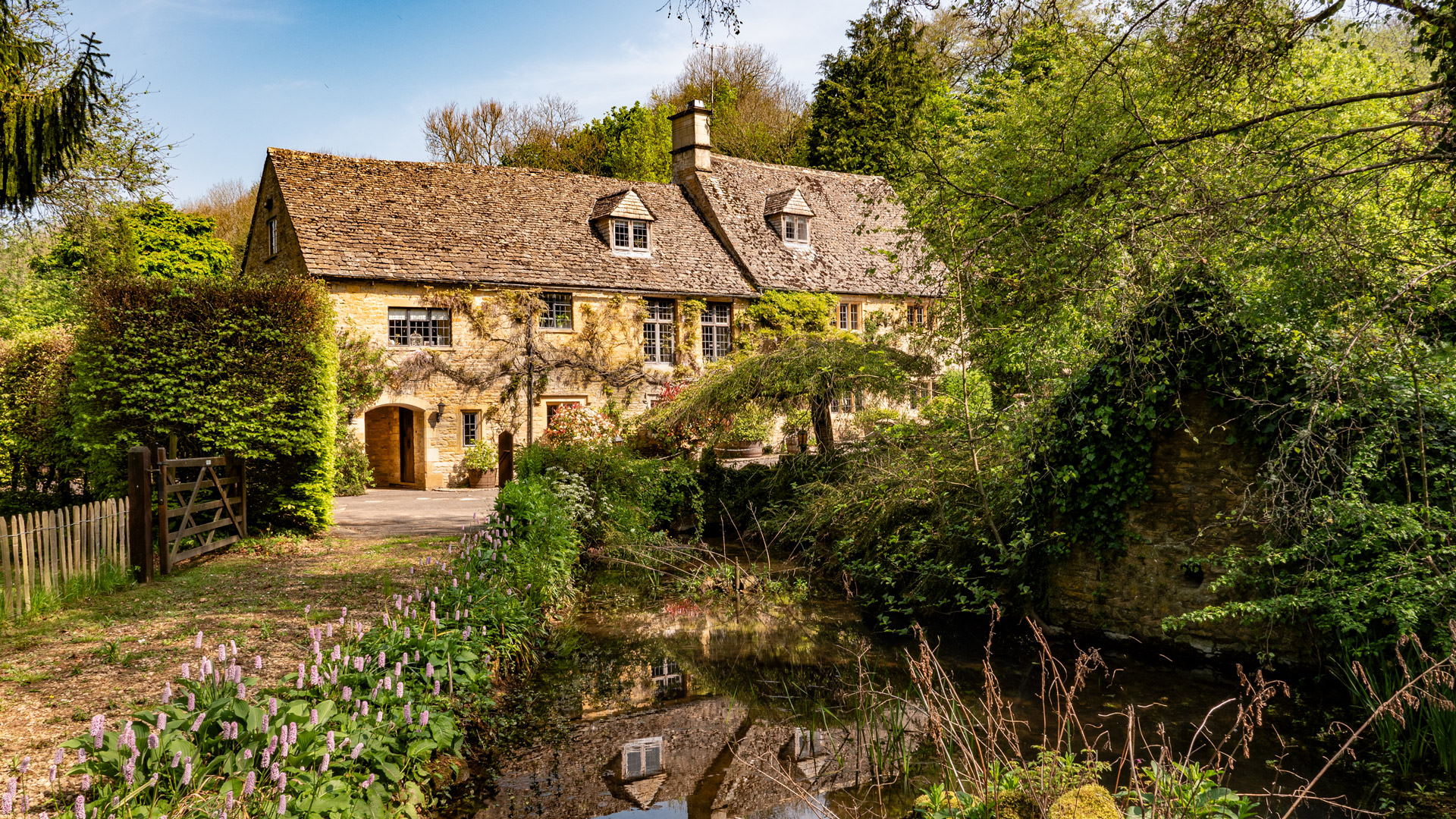 Manor Windrush Bourton: Exquisite 5-Bedroom House with Pool and Sauna, Bourton-on-the-Water