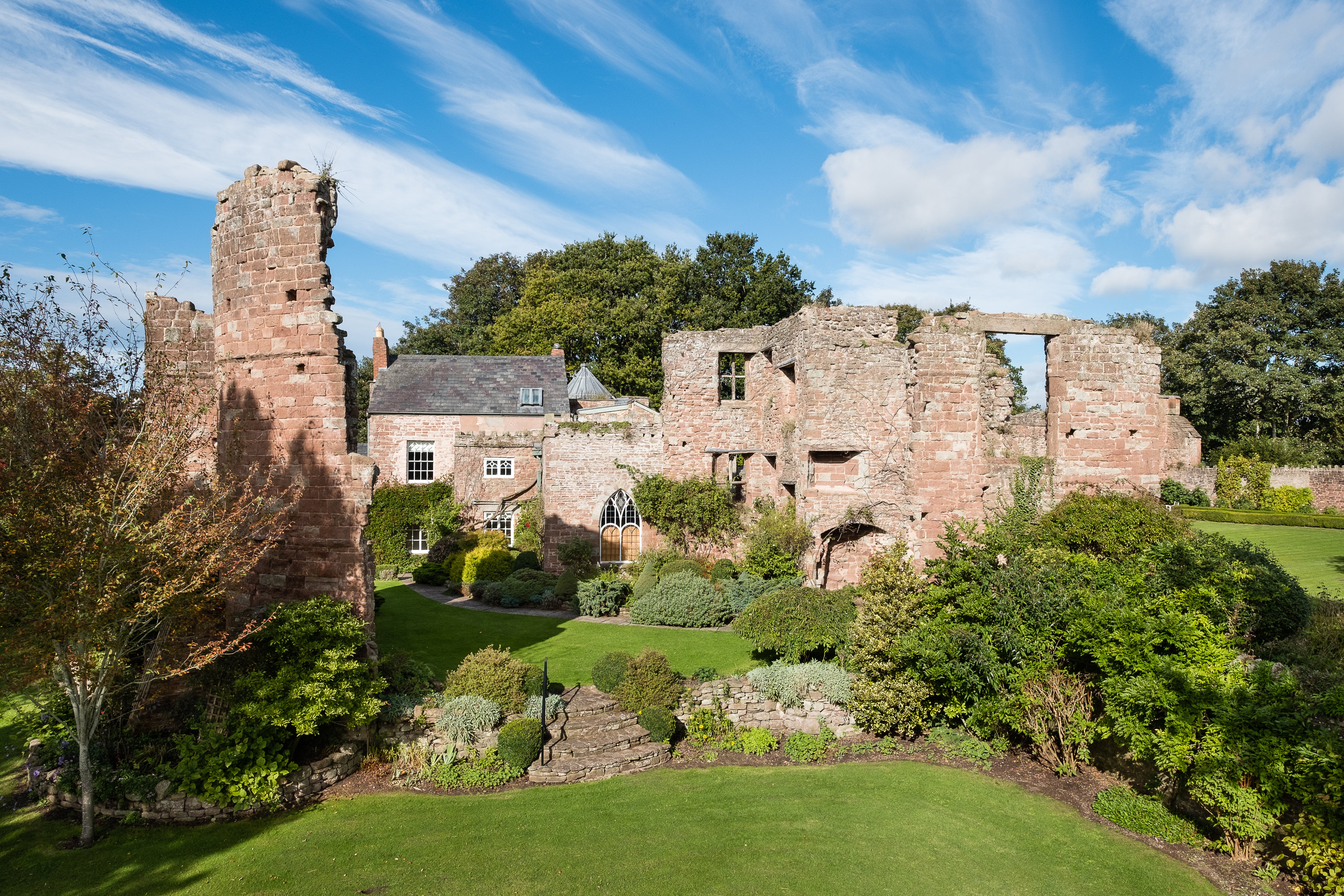 Manor Wye Wilton: Charming 5-Bedroom House with Historic Charm, Herefordshire
