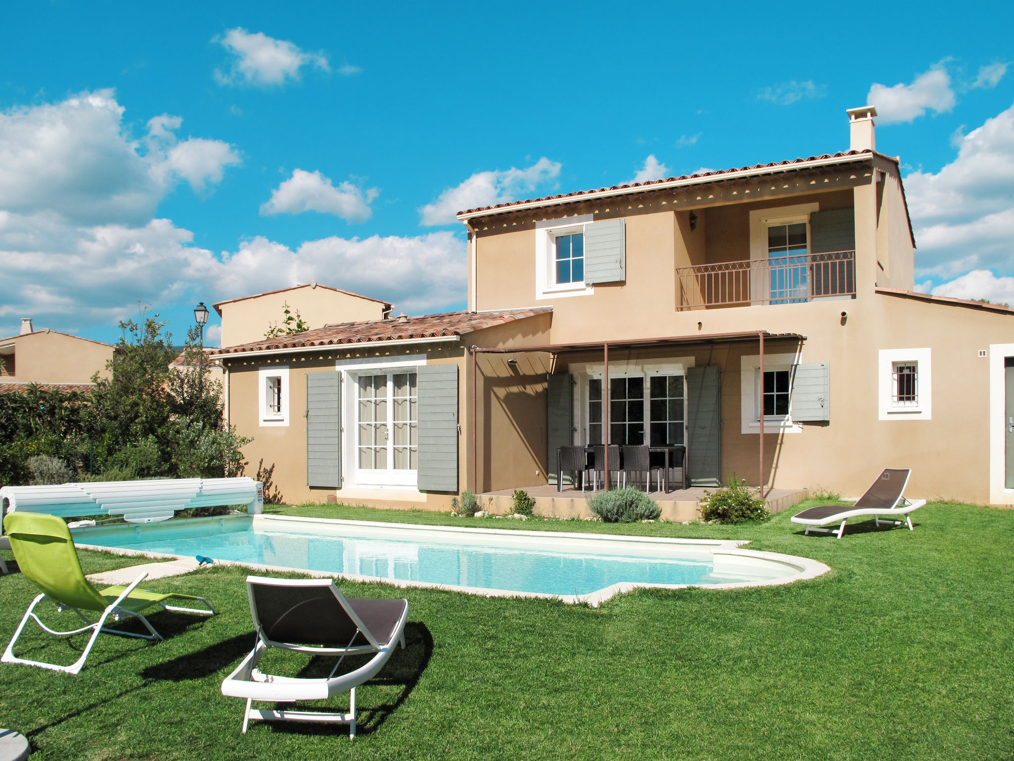 Mas Calendal Saturnin: Modern 4-Bedroom Holiday Villa with Heated Pool and Gardens in Provençal Village Setting