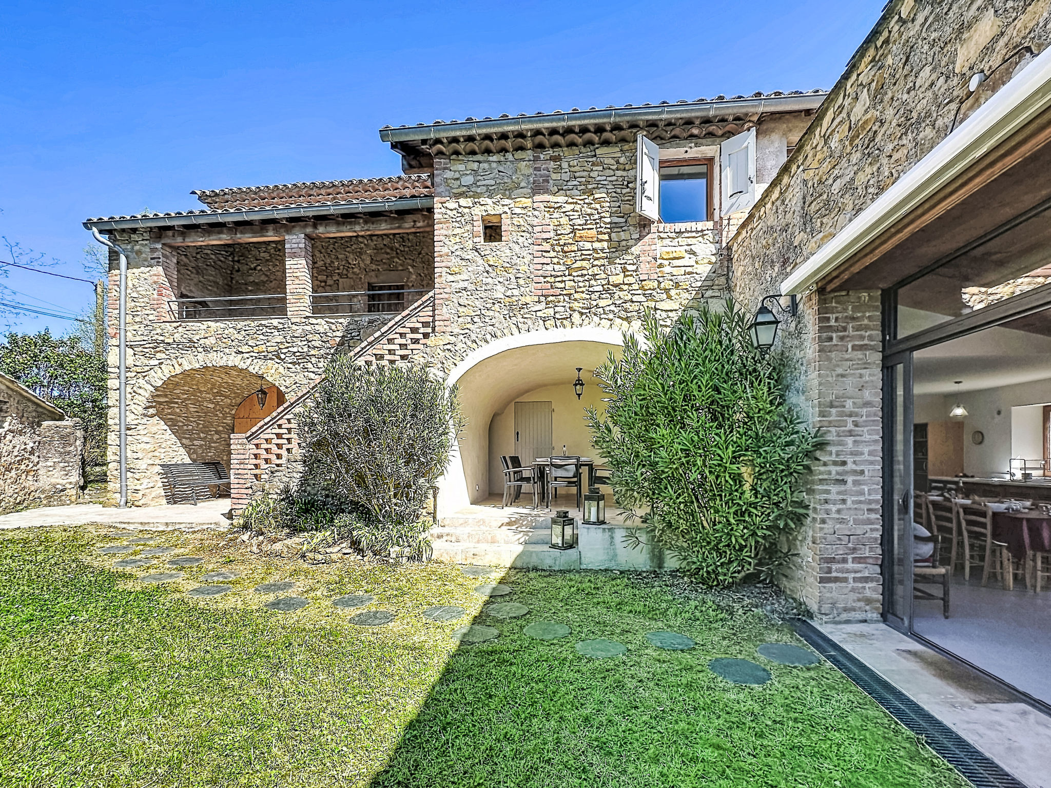 Mas Camisard Servas: Spacious 5-Bedroom Family Villa with Private Pool and Forest Views in Southern France