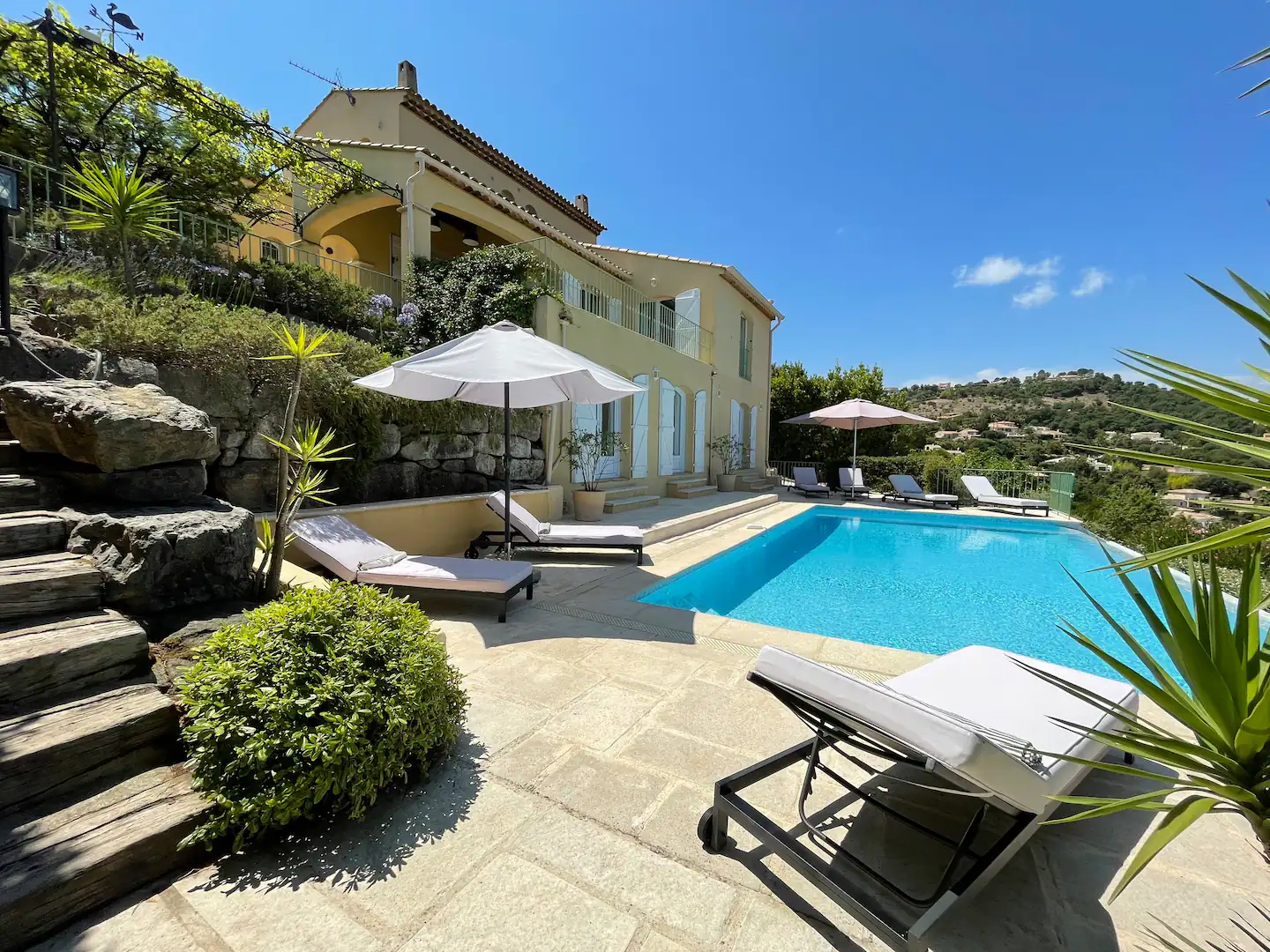 Mas Esterel Cannes Cannes: Stunning 5-Bedroom Golf Villa with Infinity Pool, Cannes