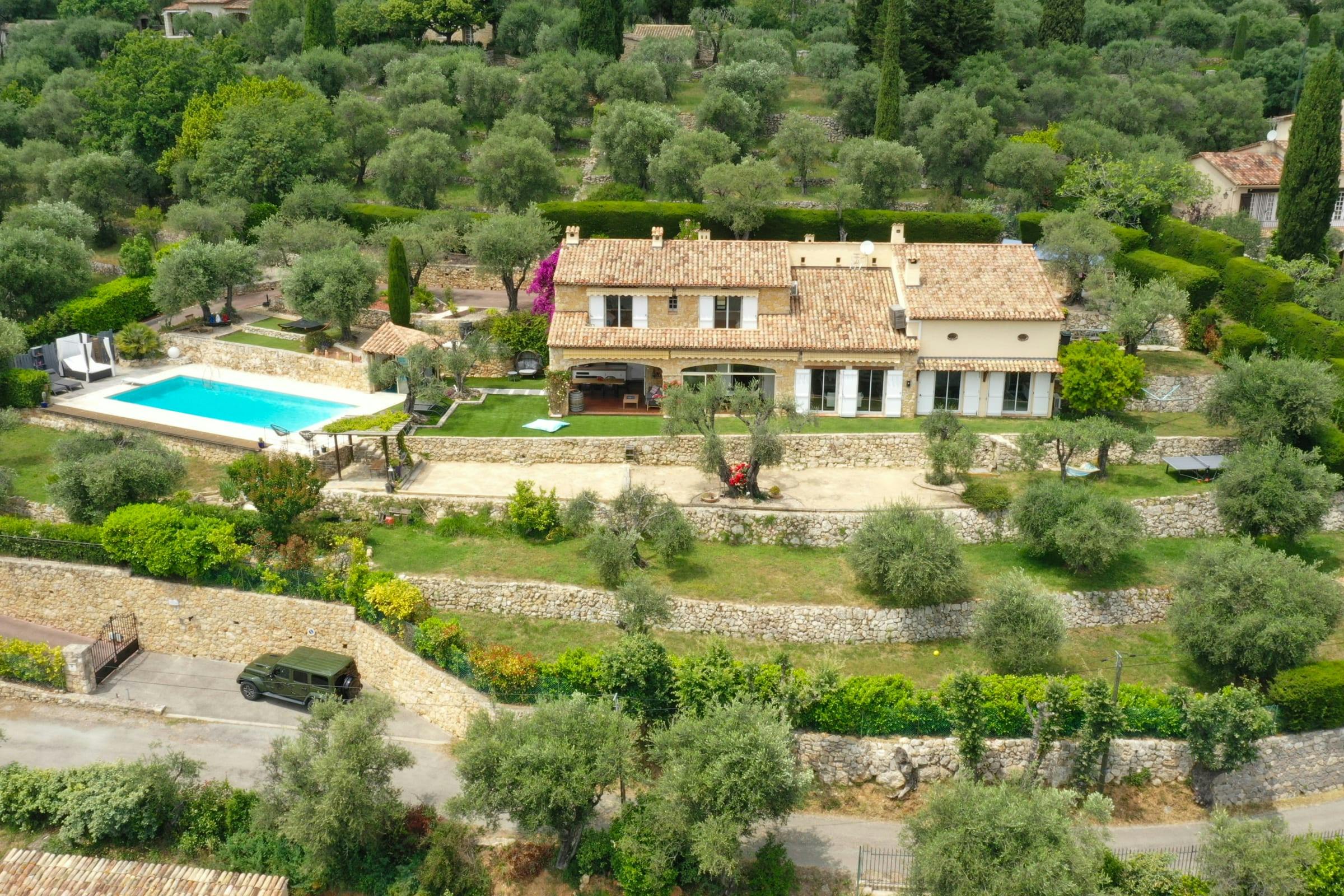 Mas Mistral Grasse: Luxury 4-Bedroom Villa with Pool and Sauna, Côte d’Azur