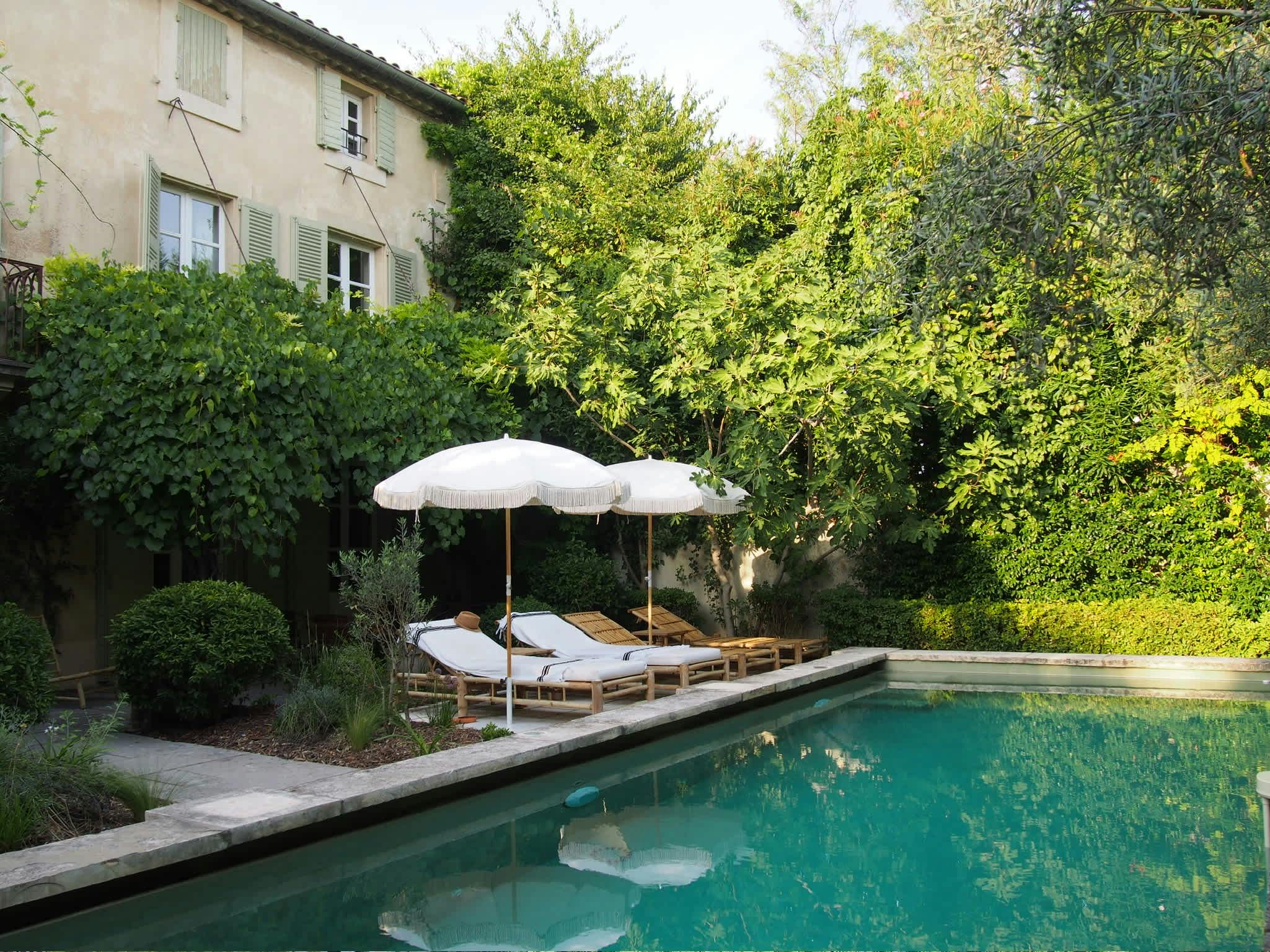 Mas Mistral Maillane: Luxury 5-Bedroom Villa with Heated Pool, Saint-Rémy-de-Provence