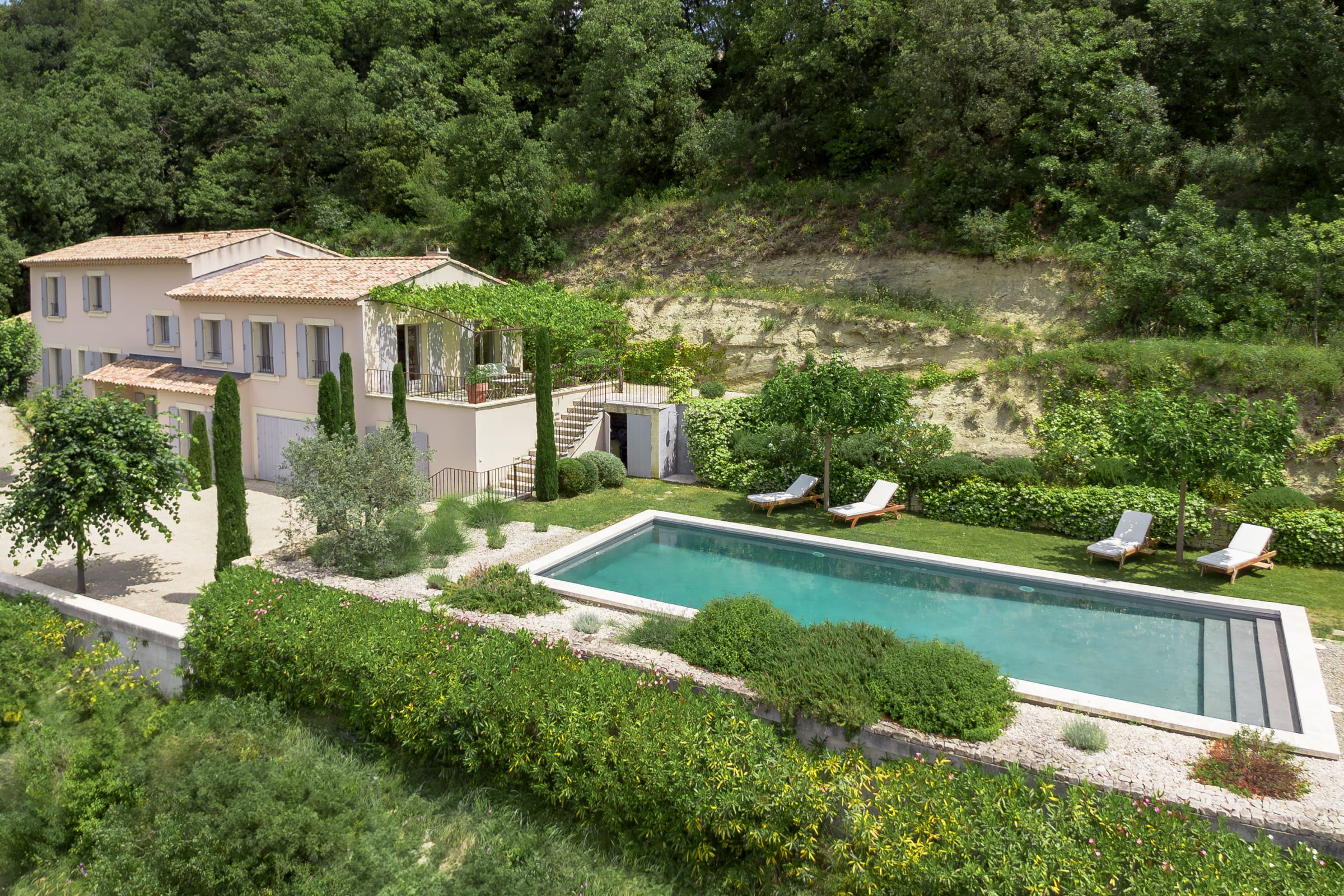 Mas Mistral Ménerbes: Luxury 5-Bedroom Villa with Pool in Vaucluse, Provence