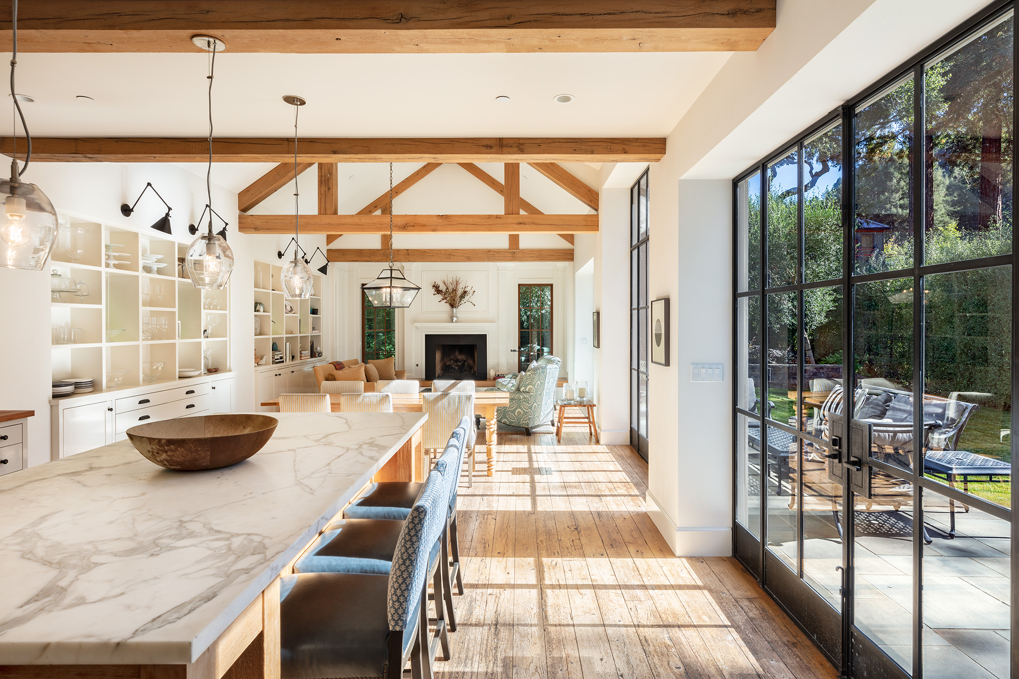 Mount Tamalpais Haven: Luxury 4-Bedroom Apartment with Professional Kitchen and Bocce Court, North Beach