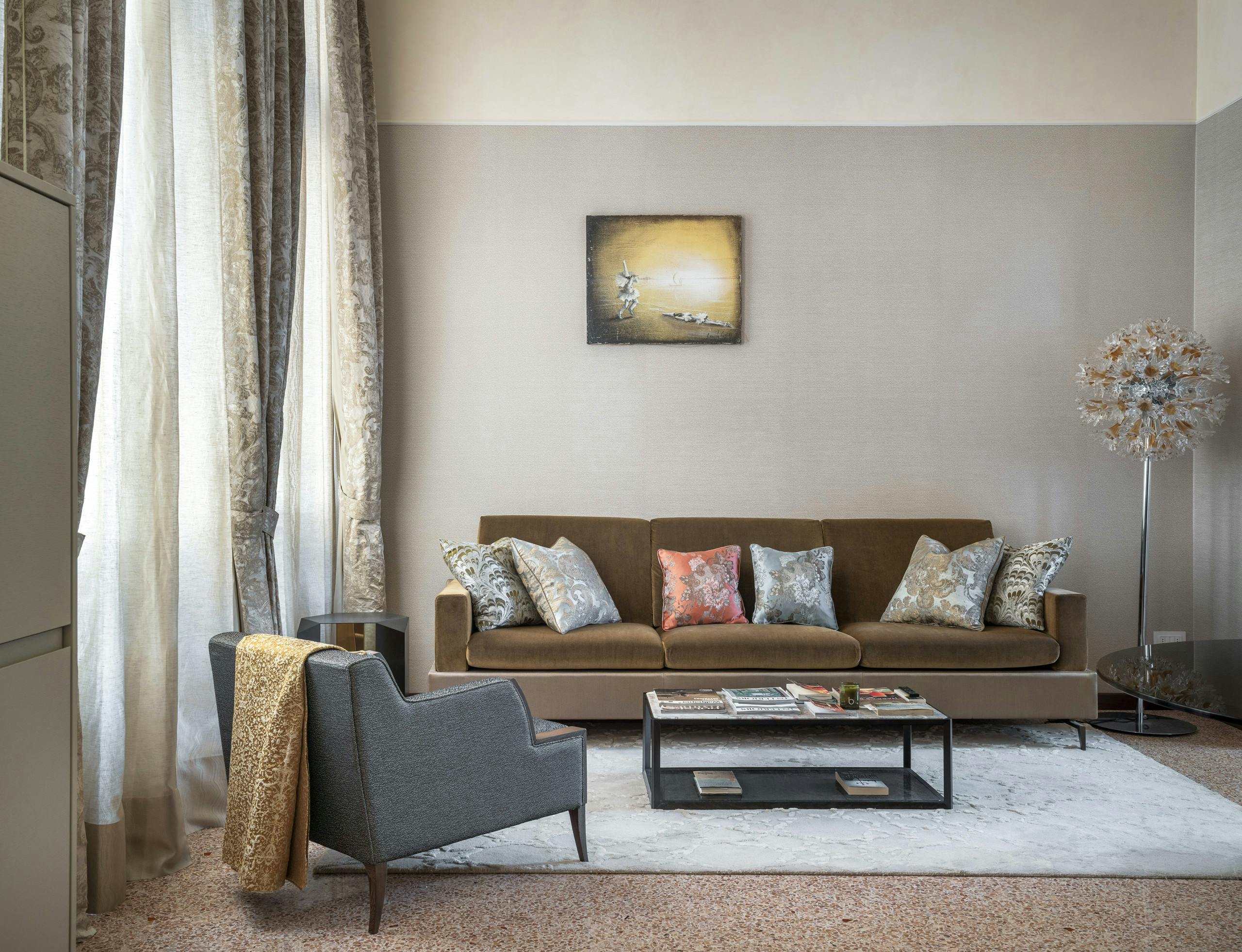 Palazzo Accademia Venezia: Stylish 2-Bedroom Apartment with Canal Views in San Marco Venice