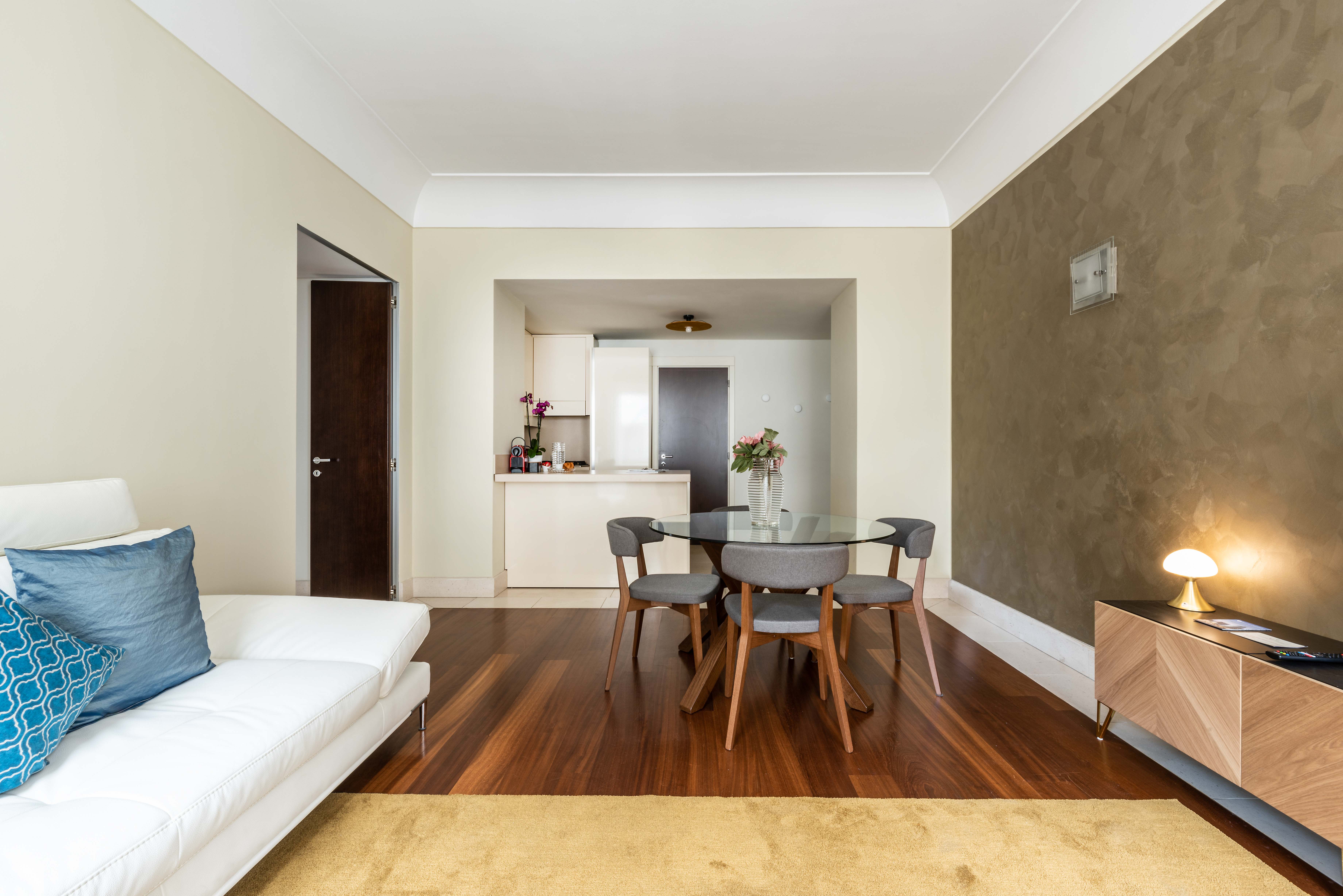 Palazzo Ambrogio Milan: Elegant 2-Bedroom Apartment with Air-Con, Sant’Ambrogio Milan