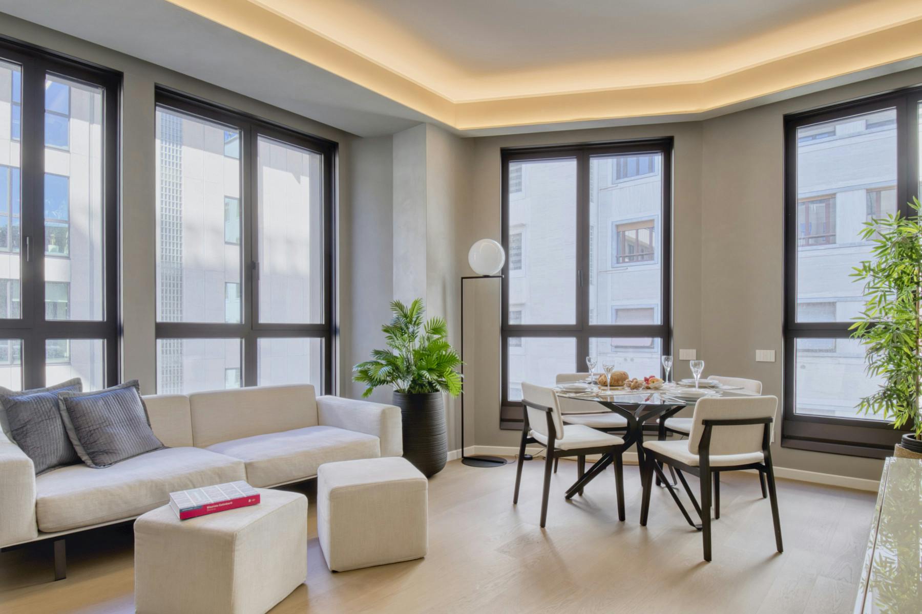 Palazzo Ambrosiano Milano: Elegant 2-Bedroom Luxury Apartment with Rooftop Access, Milan Duomo