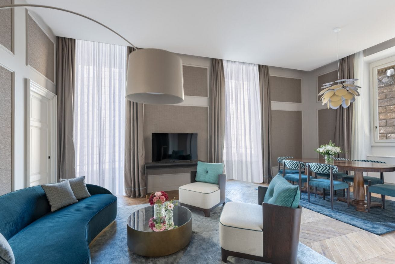 Palazzo Arnolfo Florence Ponte Vecchio: Elegant 2-Bedroom Luxury Apartment with Shared Terrace, Florence