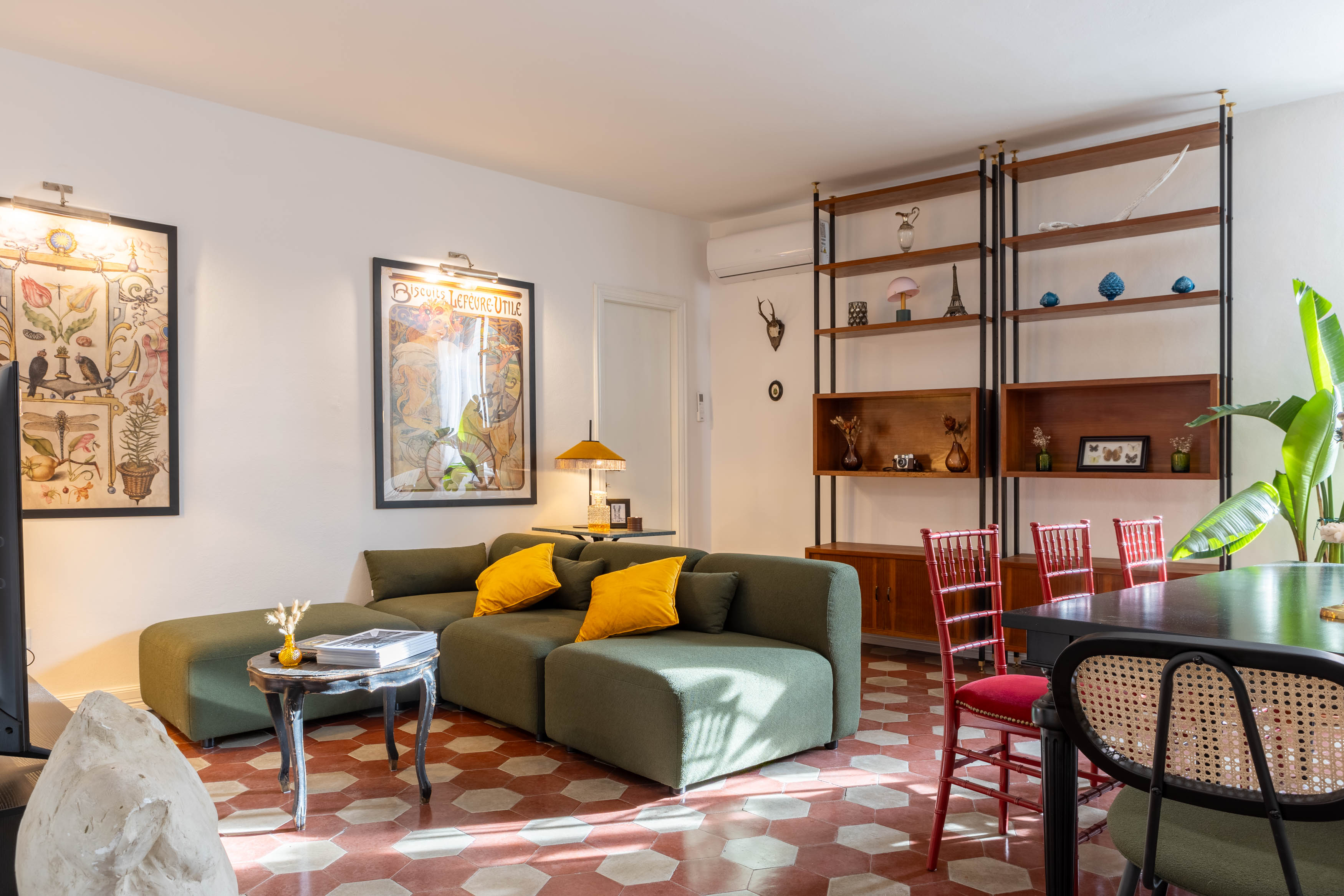 Palazzo Arnolfo Santa Croce: Elegant 3-Bedroom Apartment with Historic Charm, Florence