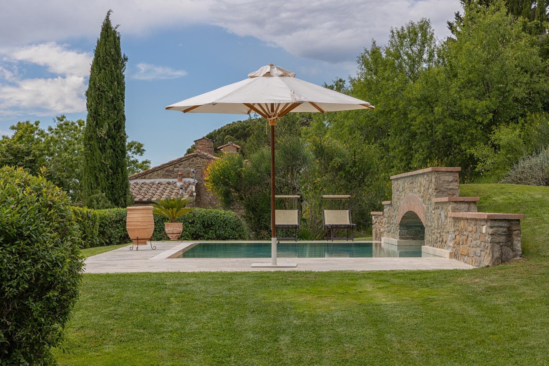 Palazzo Baldelli Cortona Cortona: 3-Bedroom Luxury Apartment with Pool, Cortona