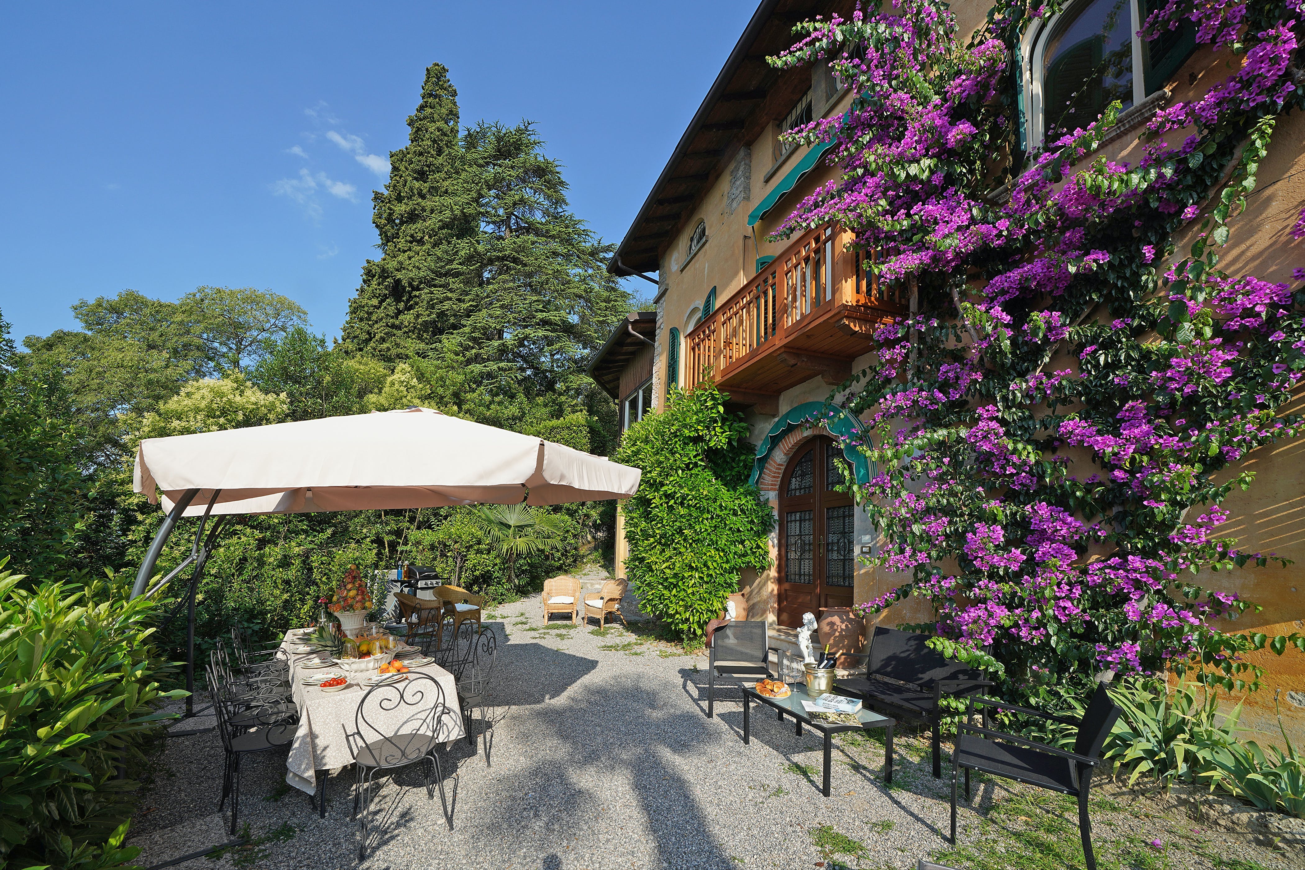 Palazzo Baldo Brescia: Spacious 7-Bedroom Apartment with Lake Views, Verona