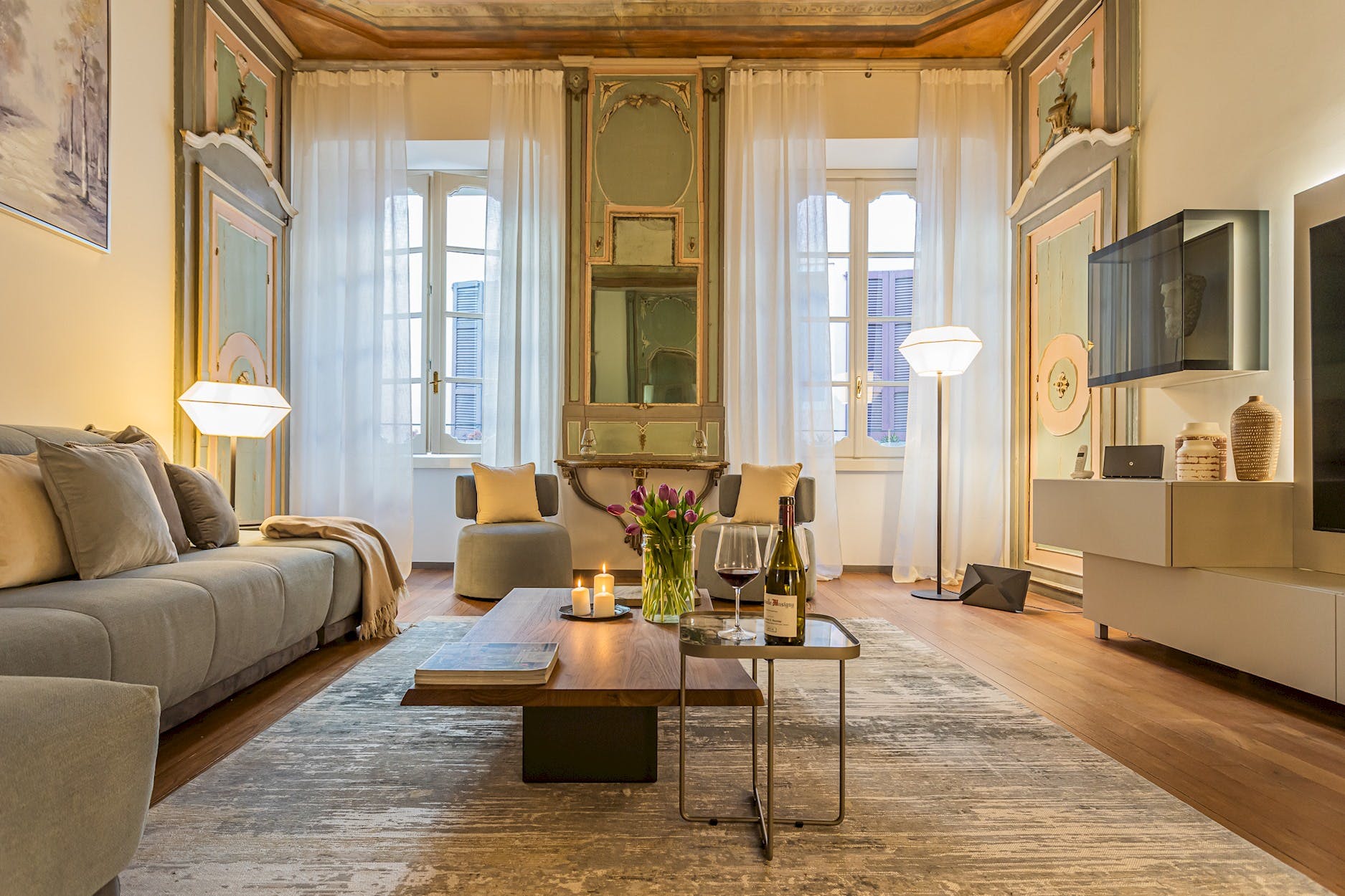 Palazzo Baradello Como: Elegant 2-Bedroom Apartment with Lake Views, Como