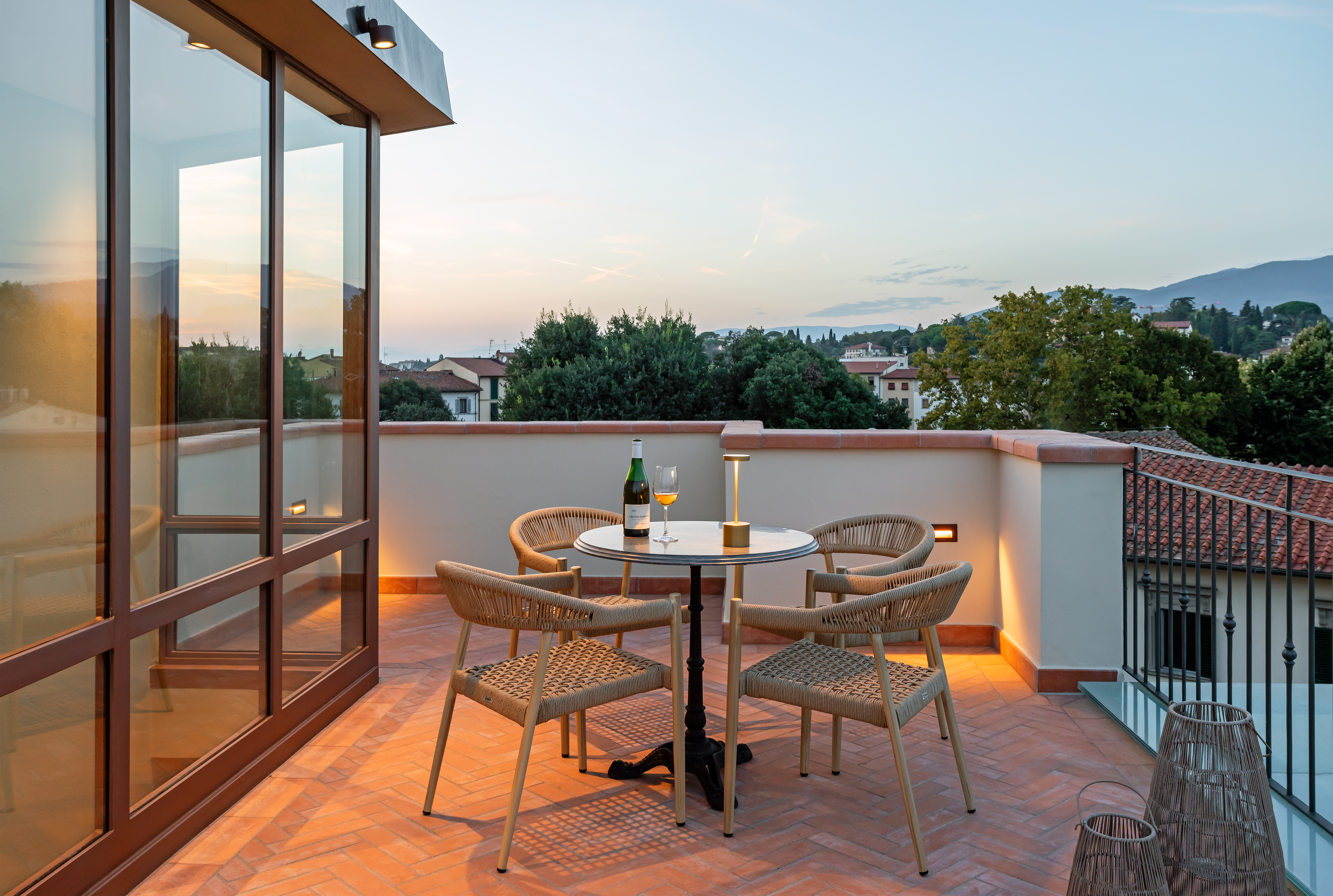 Palazzo Bargello Florence: Luxury 2-Bedroom Apartment with Outdoor Seating, Florence