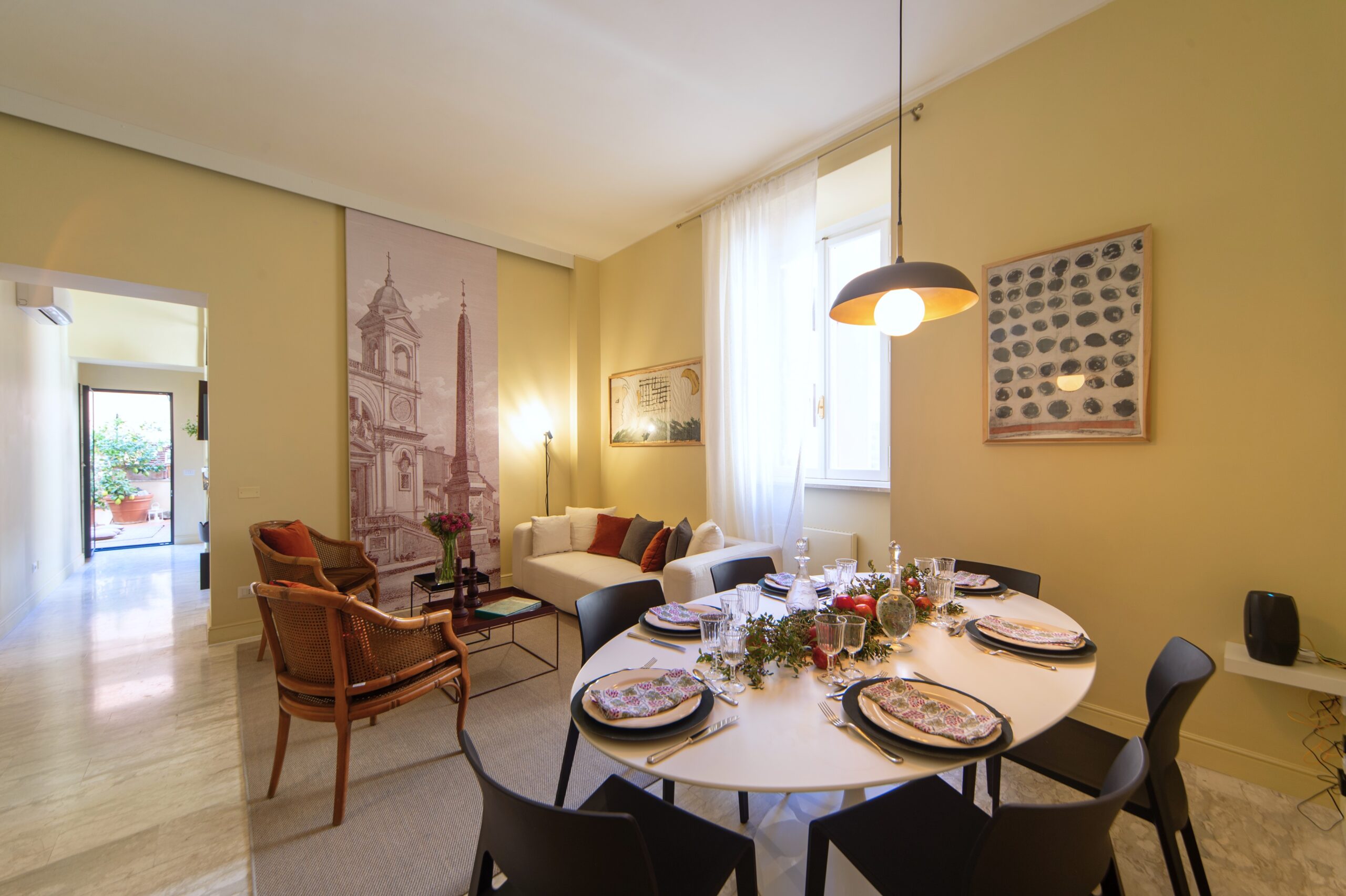 Palazzo Bernini Trevi: Charming 2-Bedroom Apartment with Terraces, Trevi
