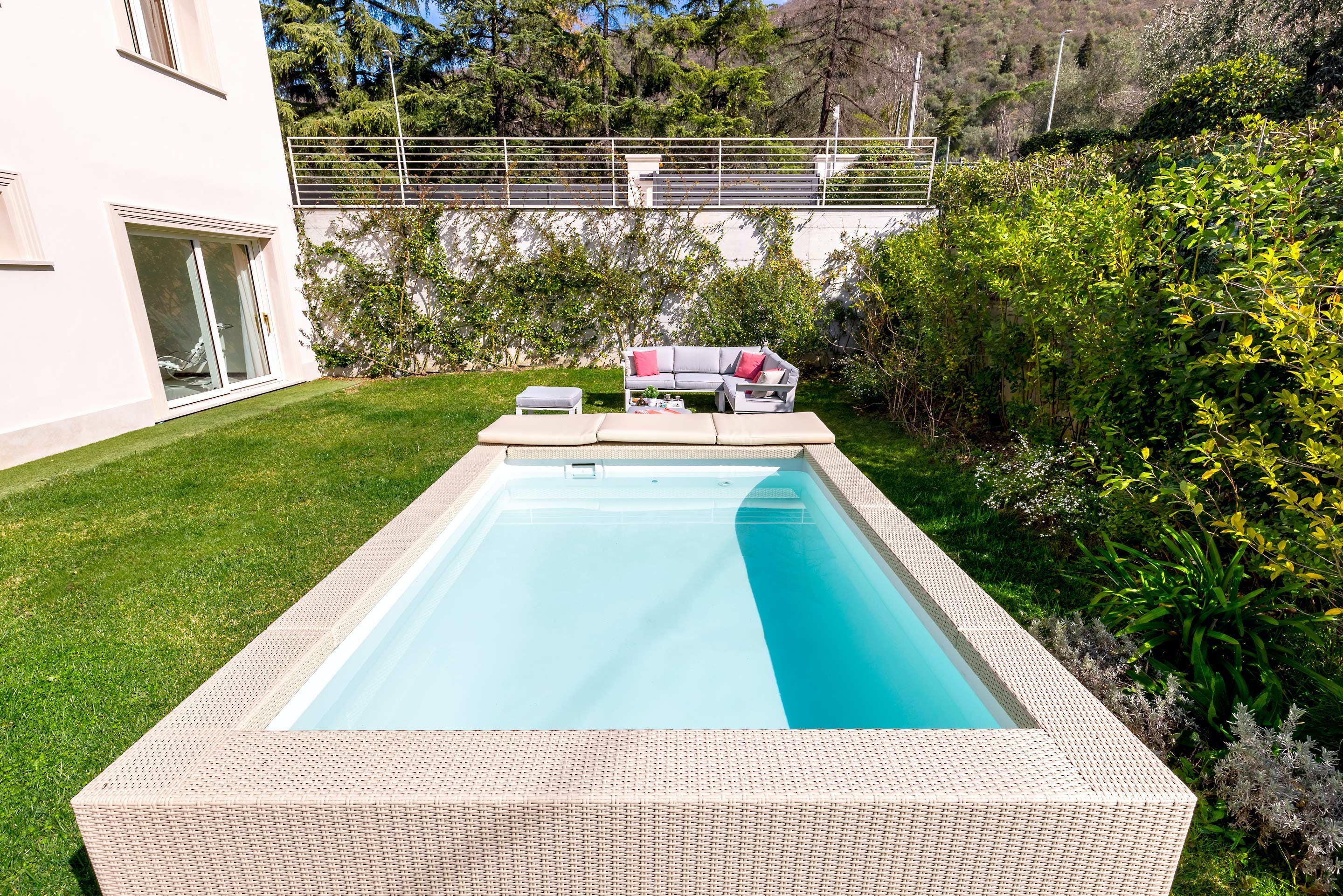 Palazzo Bisenzio Prato: Luxurious 4-Bedroom Apartment with Pool and Hot Tub, Prato