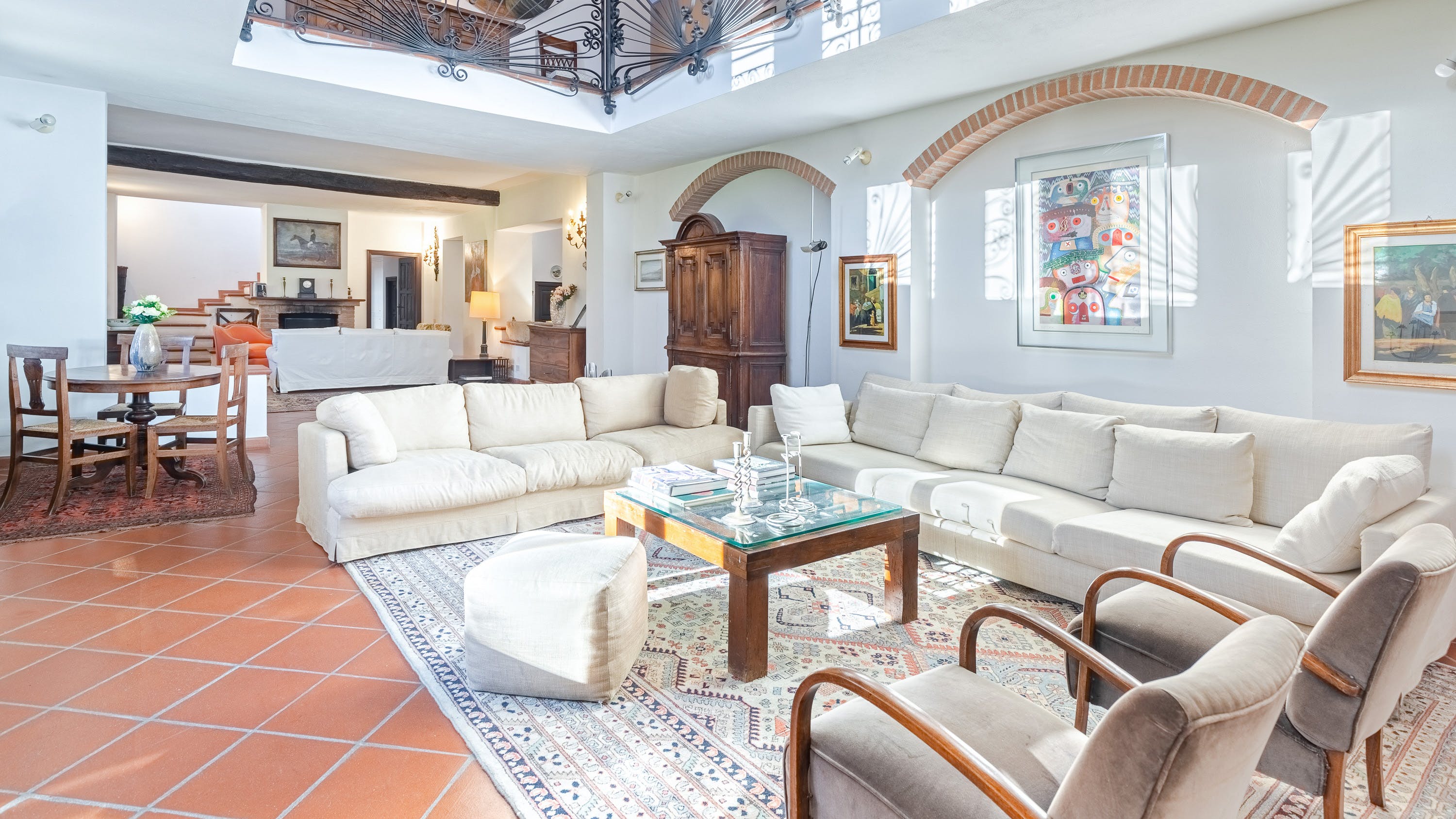 Palazzo Bricco Asti: Elegant 9-Bedroom Luxury Apartment with Pool and Tennis Court, Asti