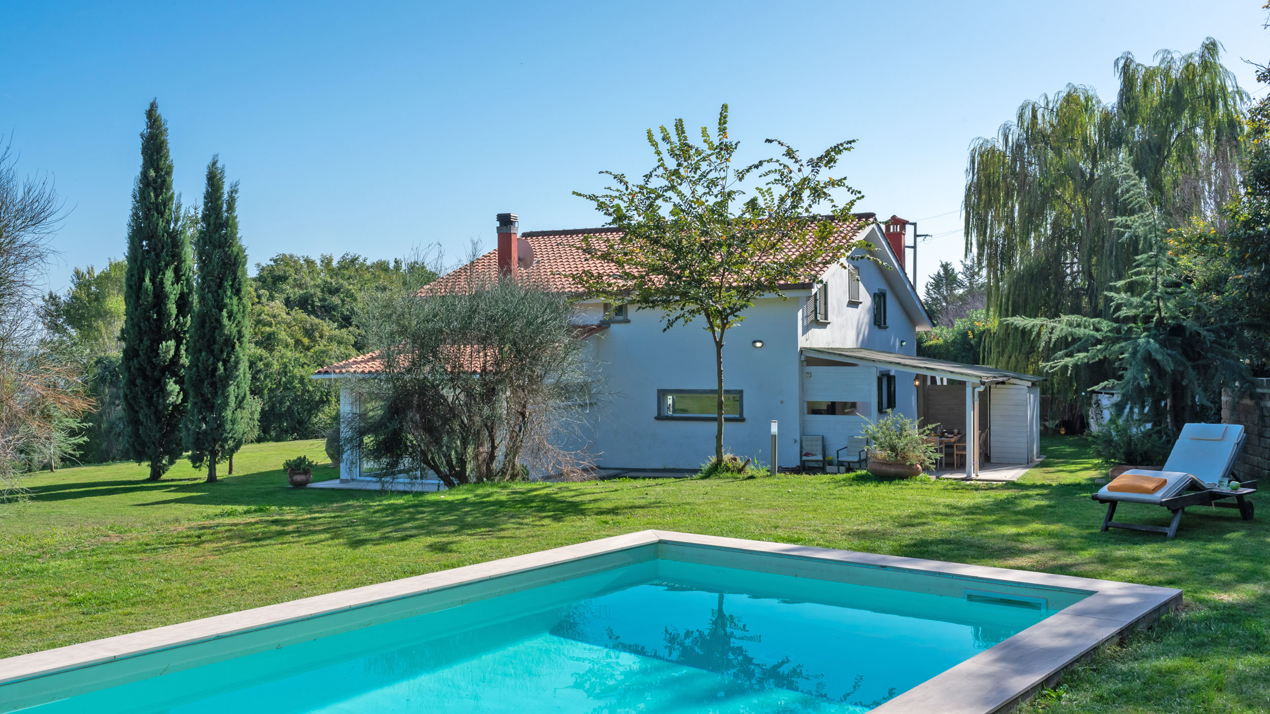 Palazzo Campagnano Roma: Spacious 5-Bedroom Apartment with Pool and Countryside Views, Rome