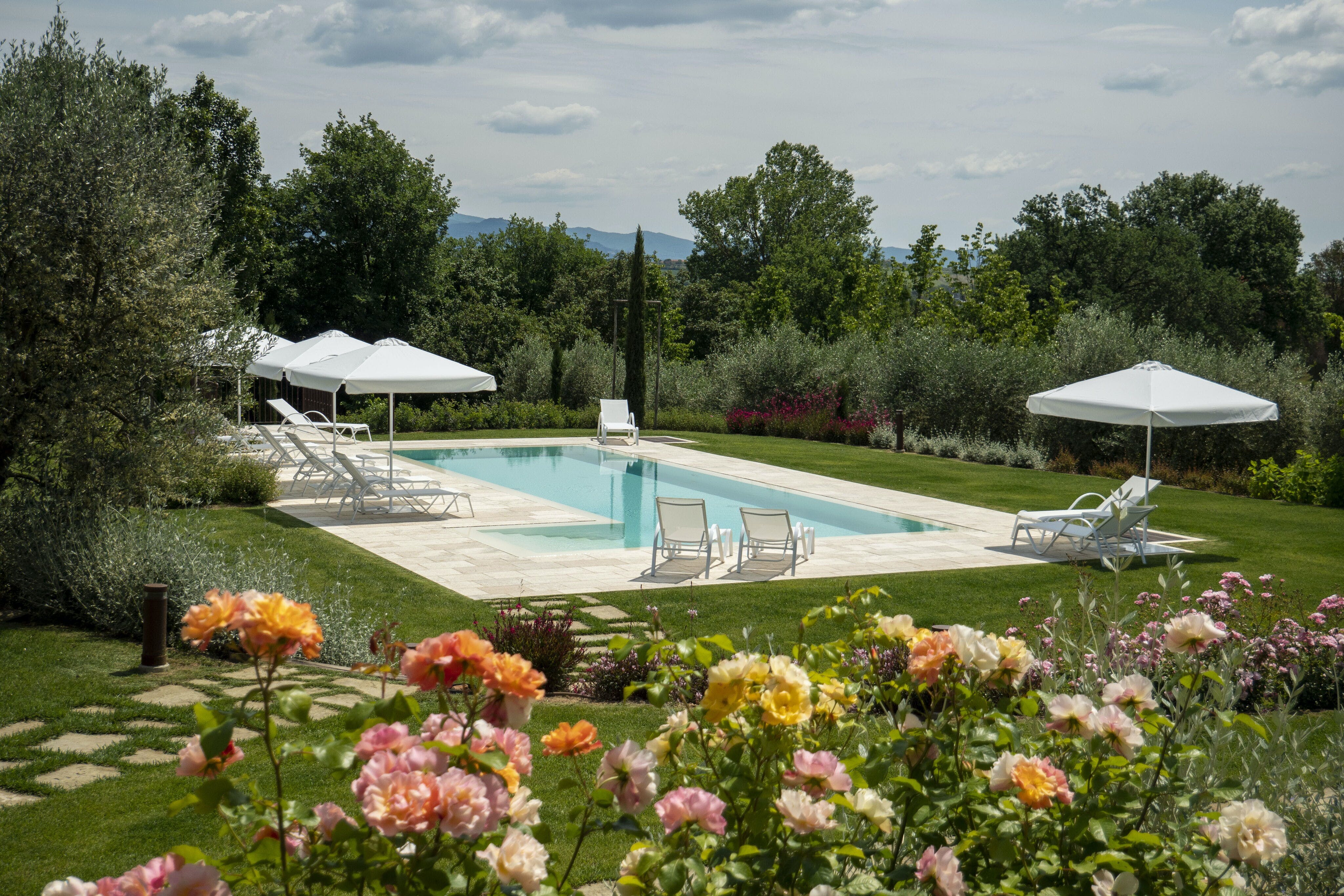 Palazzo Cipresso Cortona: Spacious 6-Bedroom Apartment with Infinity Pool, Val di Chiana