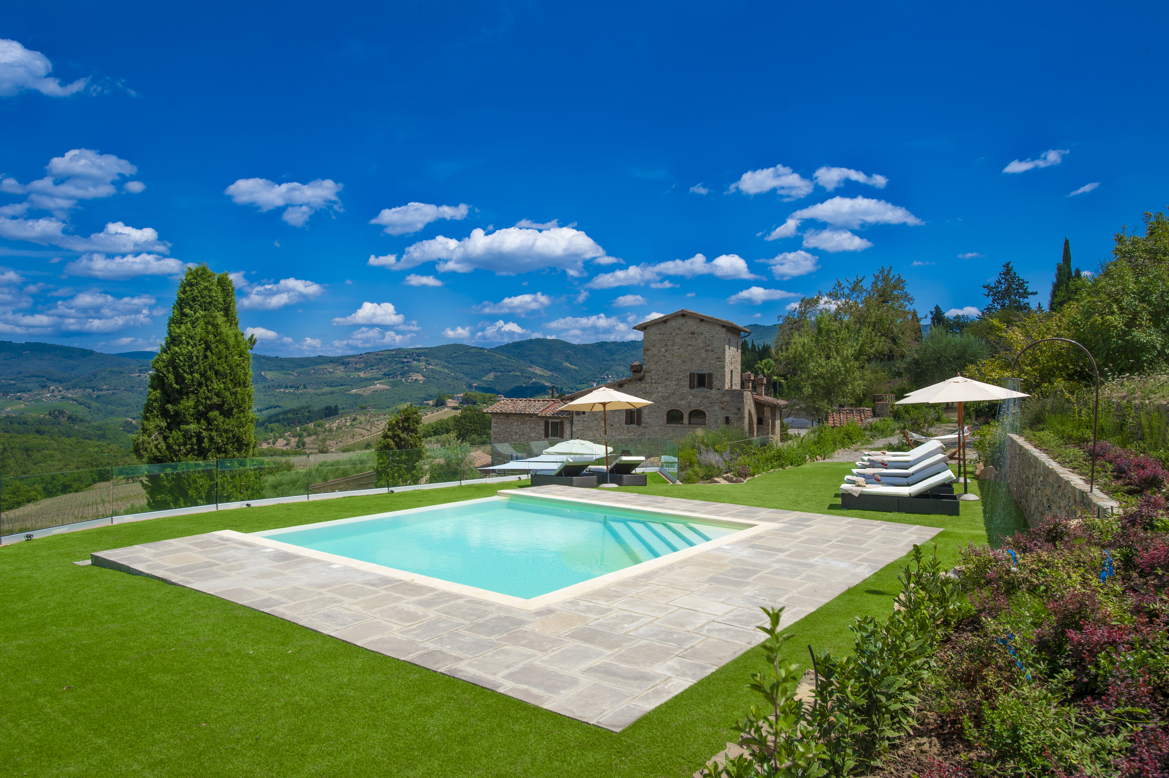 Palazzo Cipresso Greve: Spacious 18-Bedroom Luxury Apartment with Pool and Hot Tub, Chianti