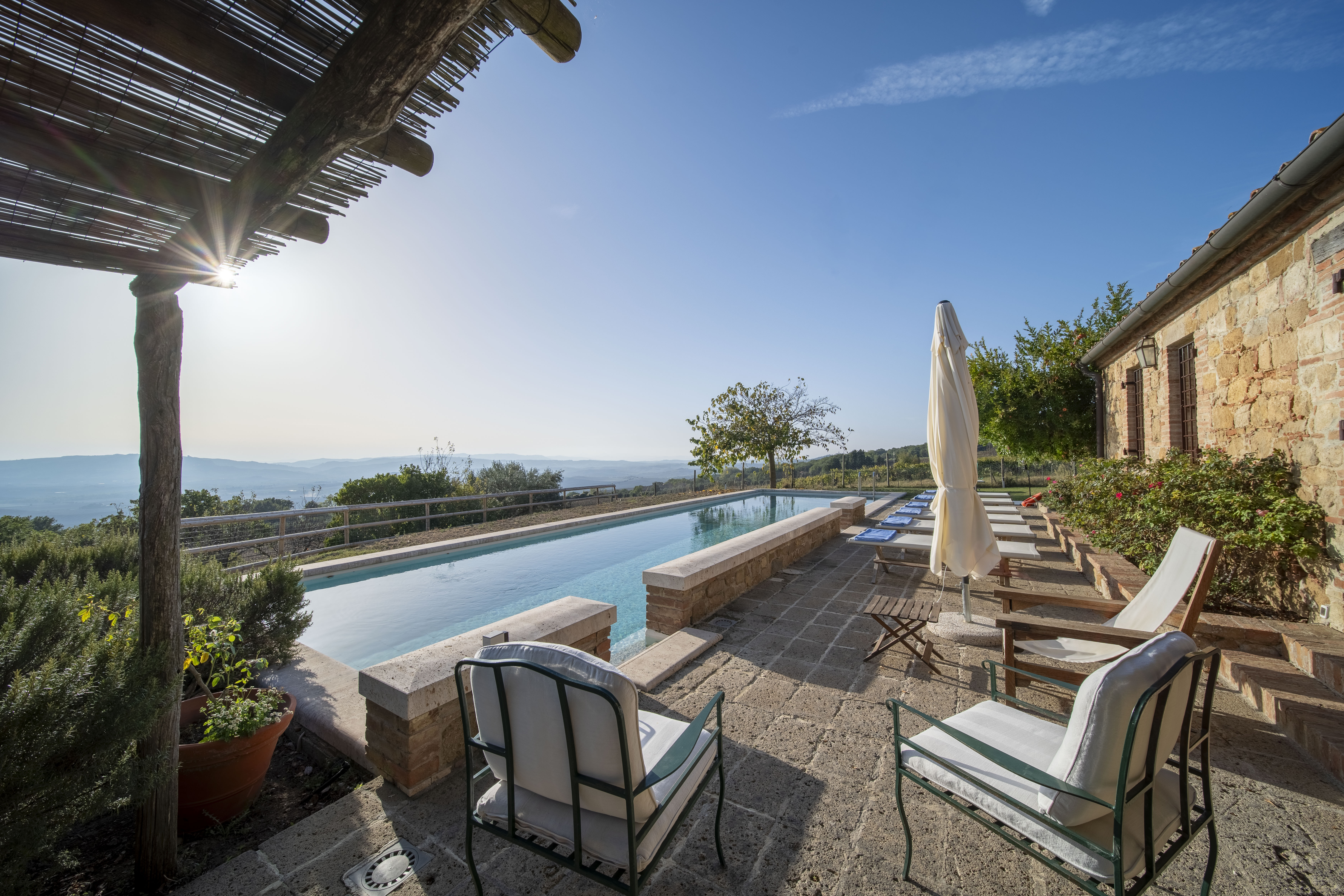 Palazzo Etrusco Montepulciano: Elegant 6-Bedroom Apartment with Pool, Montepulciano