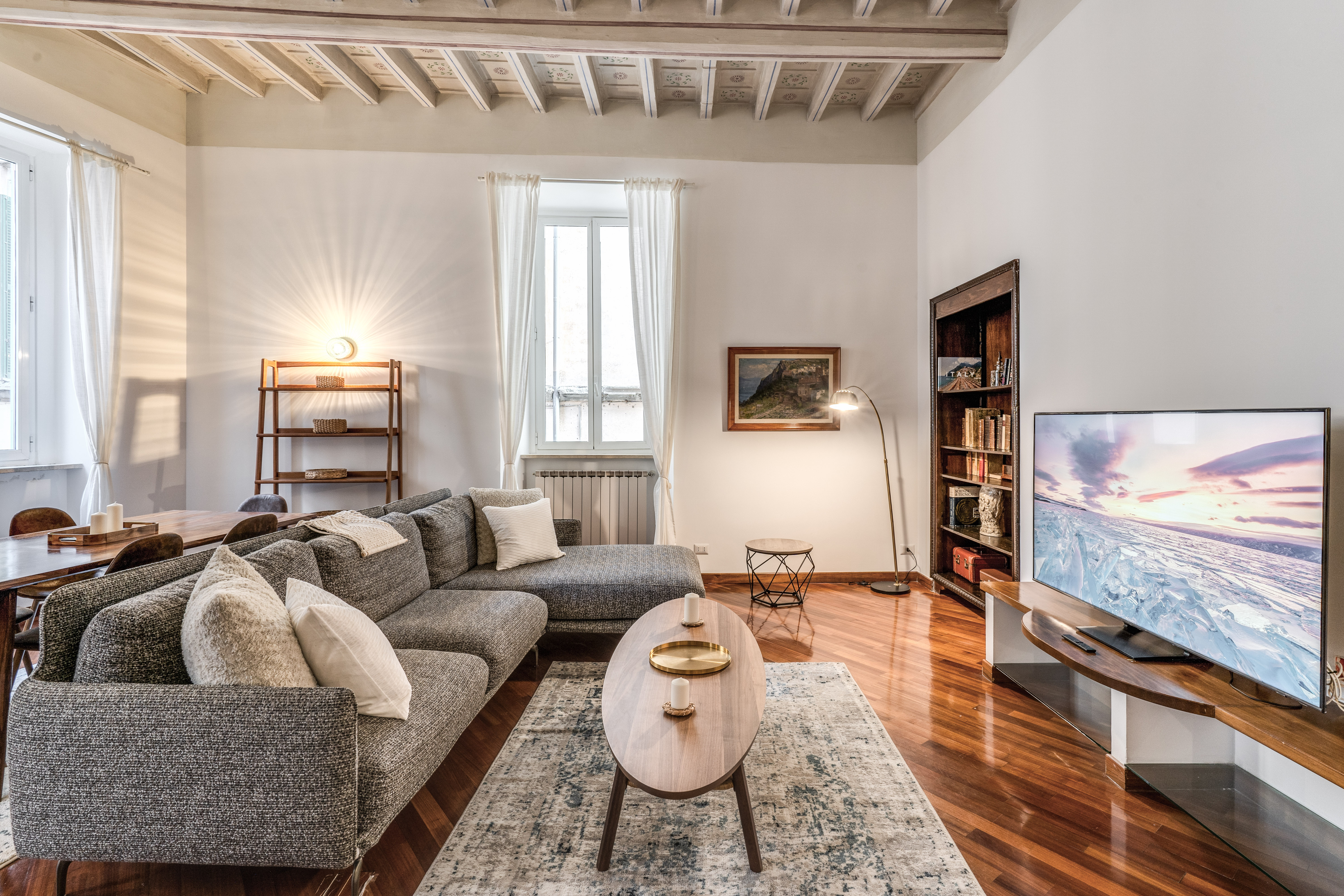 Palazzo Fiumi Navona Navona: Elegant 3-Bedroom Luxury Apartment for Families, Navona, Rome