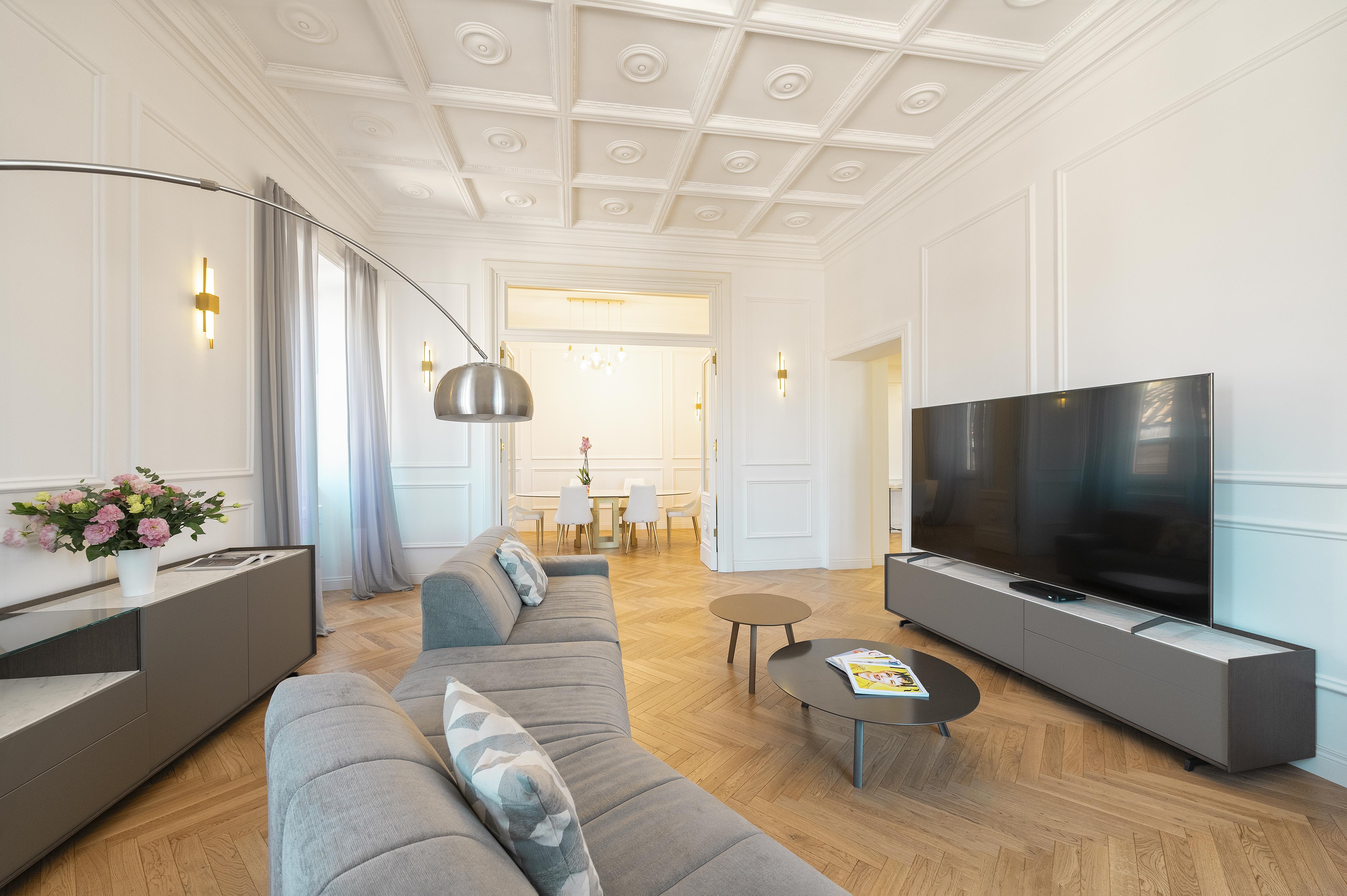 Palazzo Fontana Trevi Trevi 3: Elegant 3-Bedroom Apartment with Historic Charm, Rome Trevi