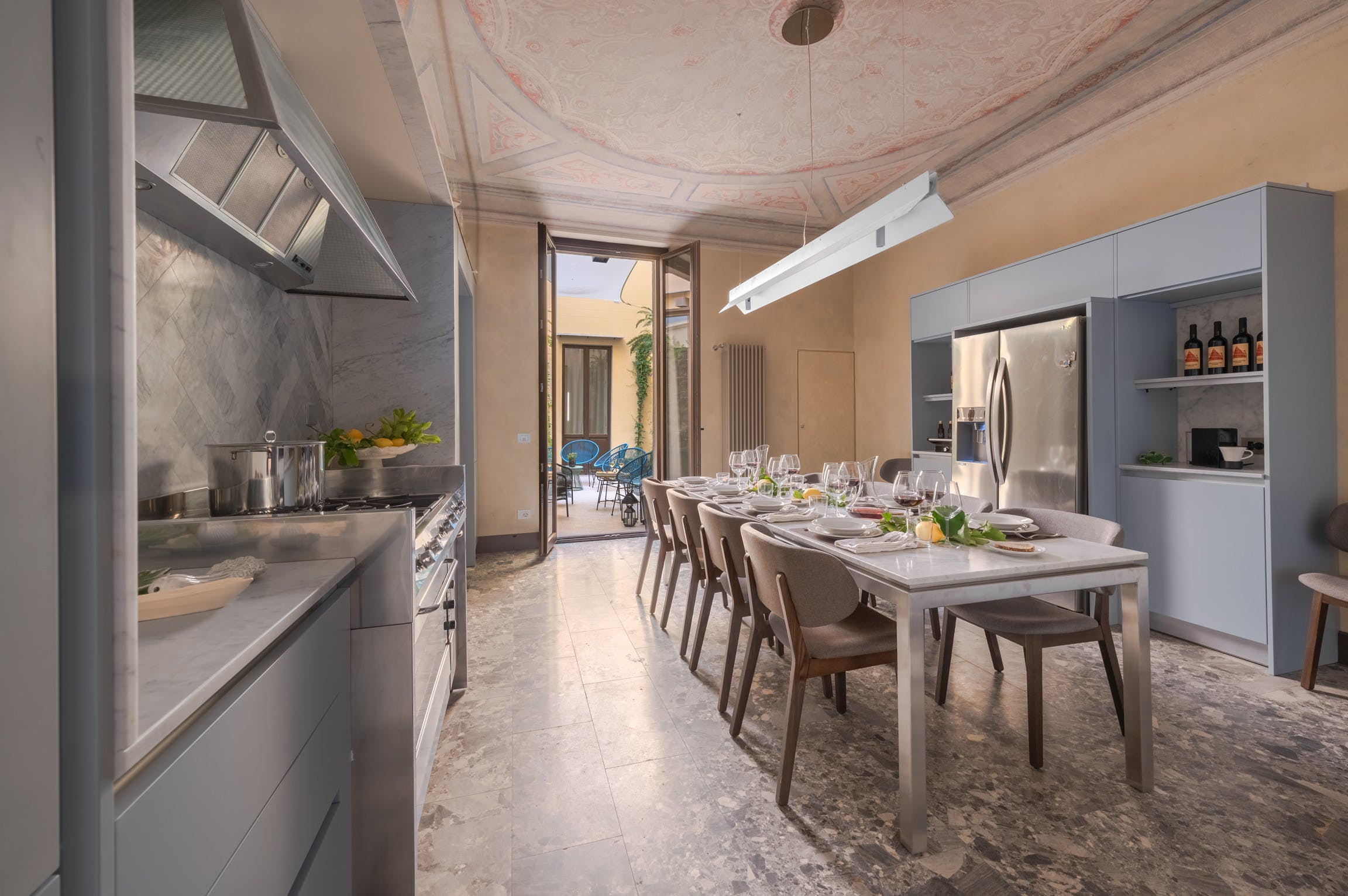 Palazzo Galileo SantaCroce: Luxurious 4-Bedroom Apartment with Modern Amenities, Florence