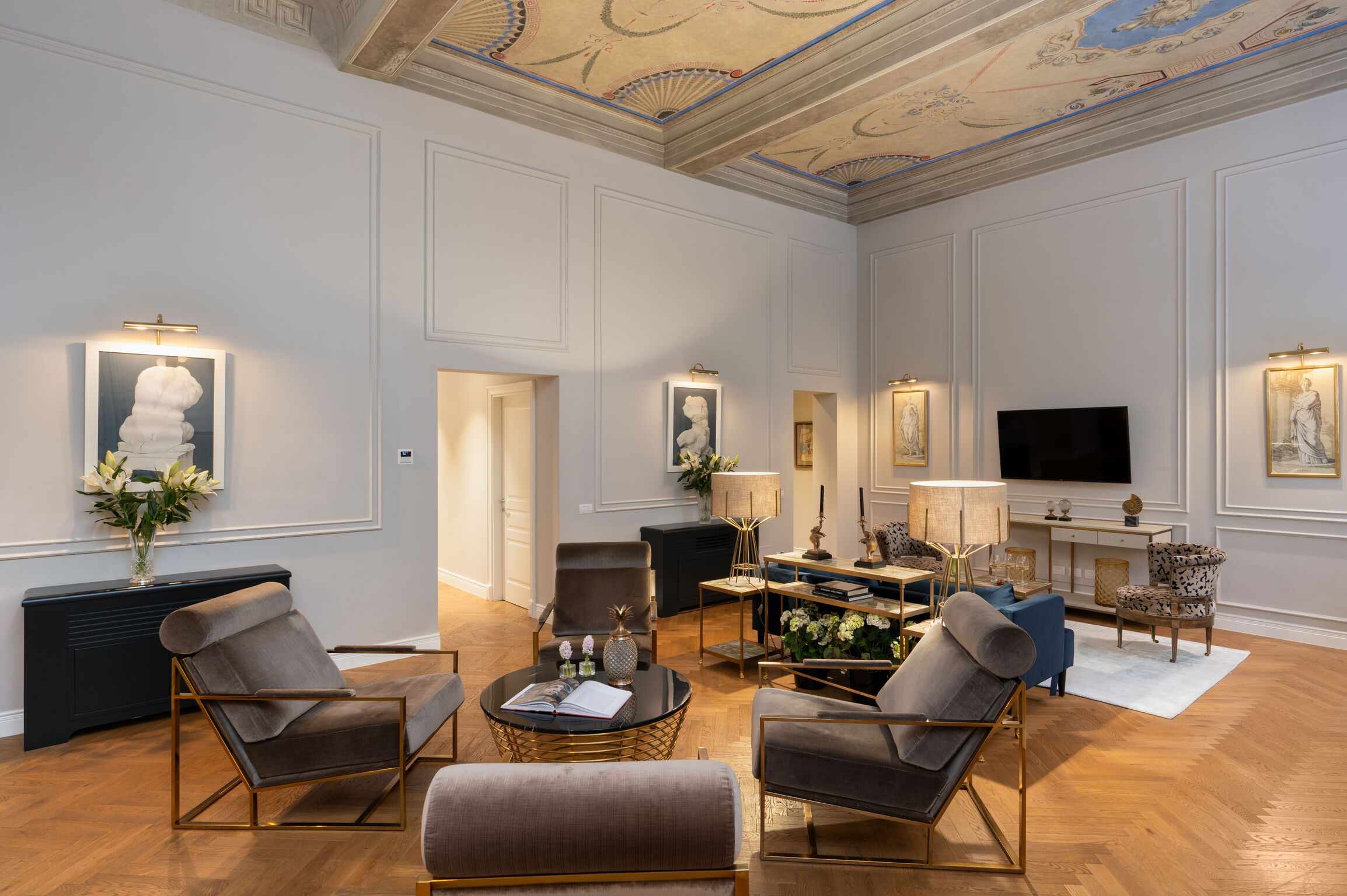 Palazzo Michelangelo Florence Duomo: Luxury 4-Bedroom Apartment with Hot Tub, Florence Duomo