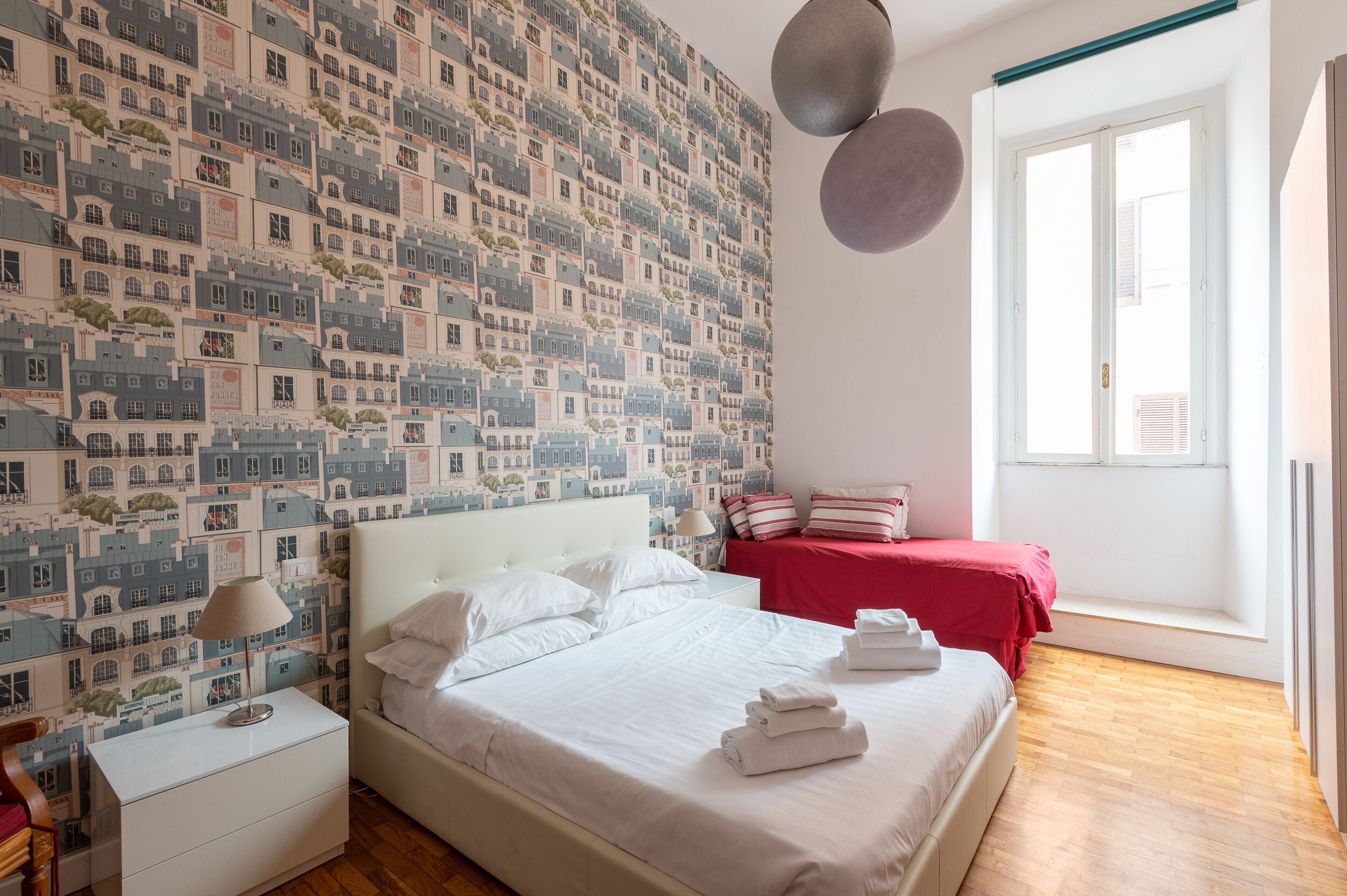 Palazzo Mignanelli Spagna: Charming 3-Bedroom Luxury Apartment in Historic Rome