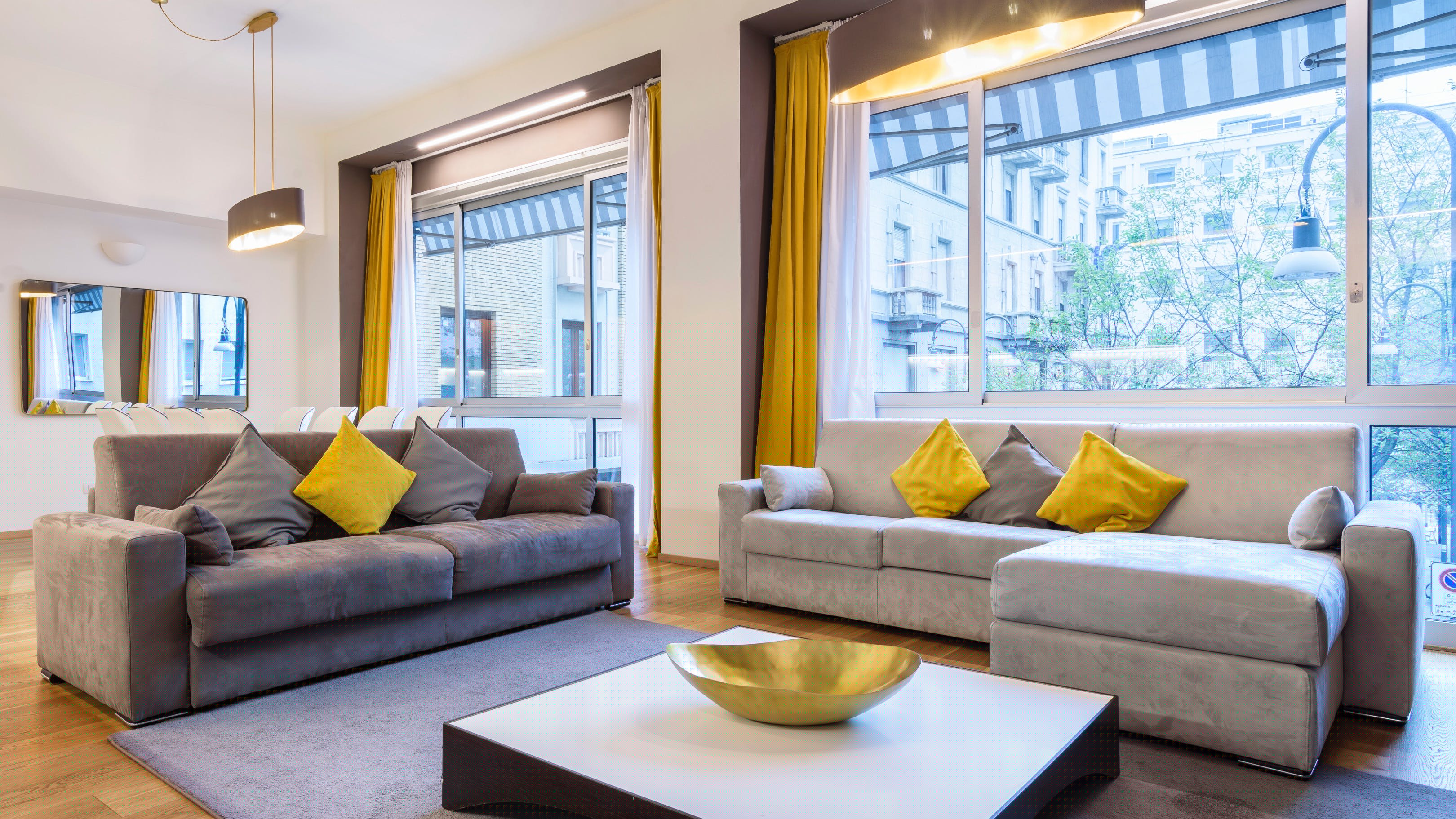 Palazzo Navigli Missori: Spacious 4-Bedroom Luxury Apartment in Central Milan