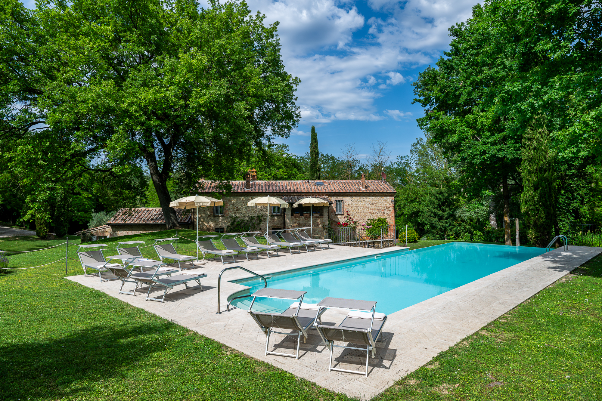 Palazzo Nobile Montepulciano: Elegant 7-Bedroom Apartment with Infinity Pool, Montepulciano