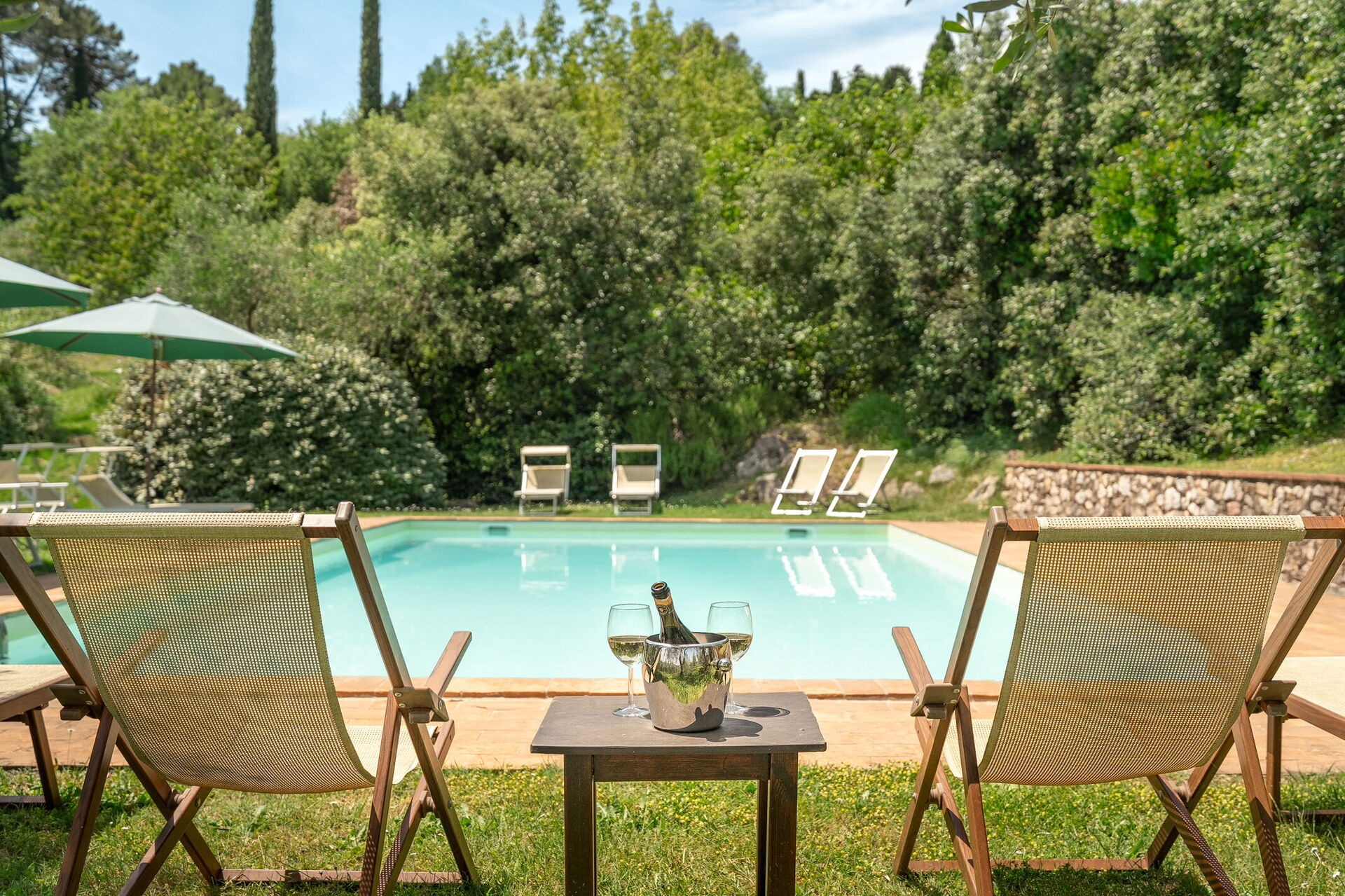 Palazzo Oliveto Lucca: Elegant 6-Bedroom Apartment with Pool, Lucca