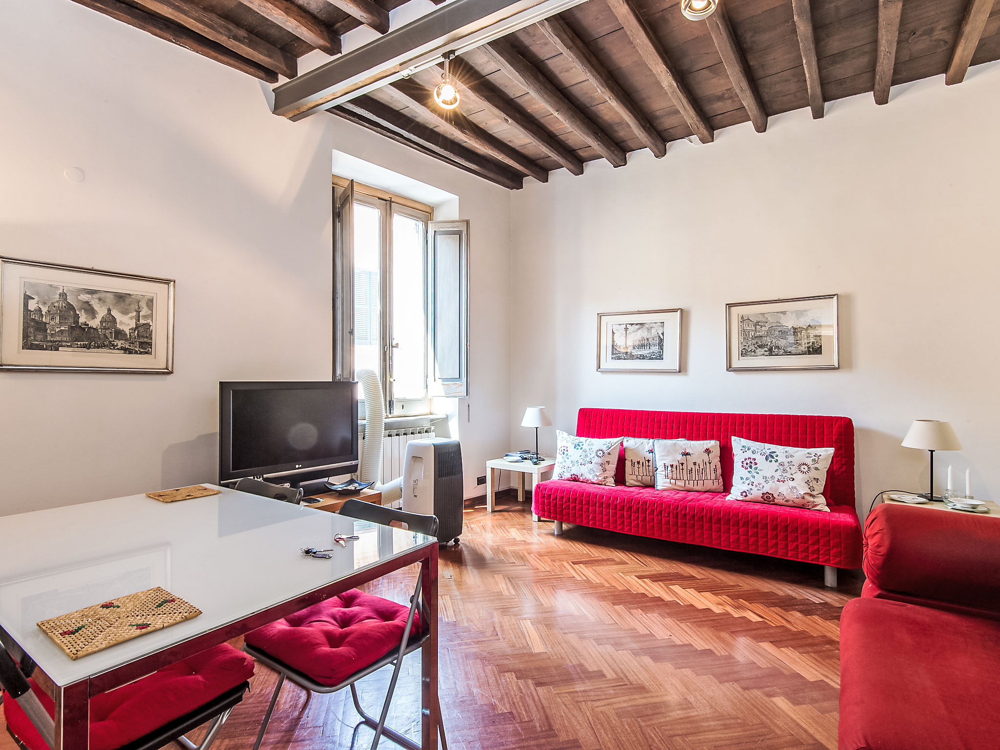 Palazzo Parione Roma Rome: Historical City Center: Historic 2-Bedroom Apartment Steps from Piazza Navona in Rome’s Heart