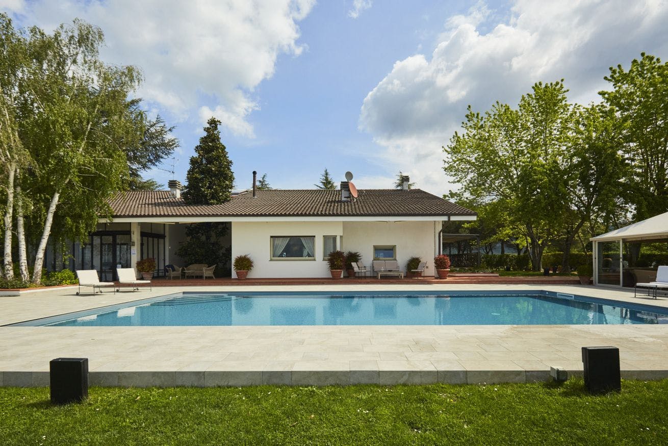 Palazzo Pionta Arezzo: Luxury 5-Bedroom Apartment with Pool and Scenic Views, Arezzo