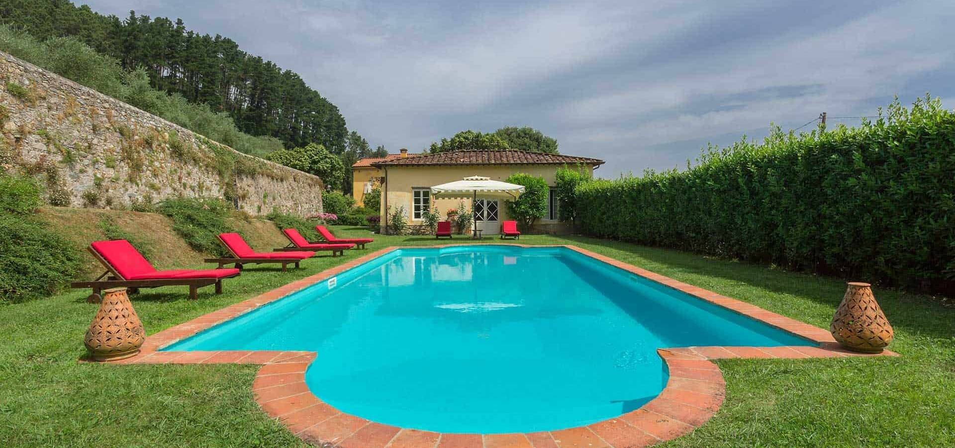 Palazzo Pisano Lucca: 12-Bedroom Luxury Apartment with Pool and Air-Con, Lucca